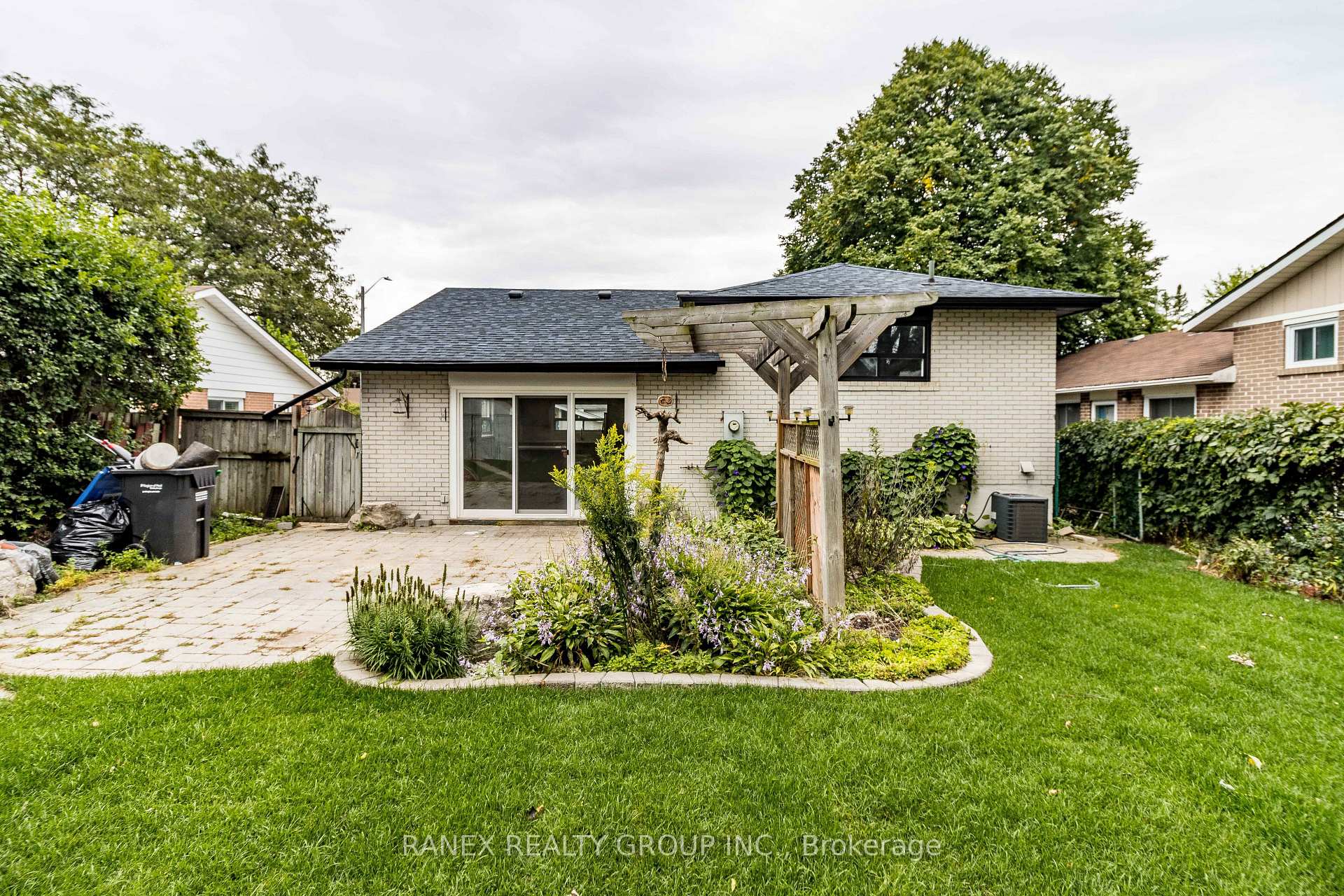 Photo 49 of 54 Flowertown Avenue, Brampton, Northwood Park — HOMEH