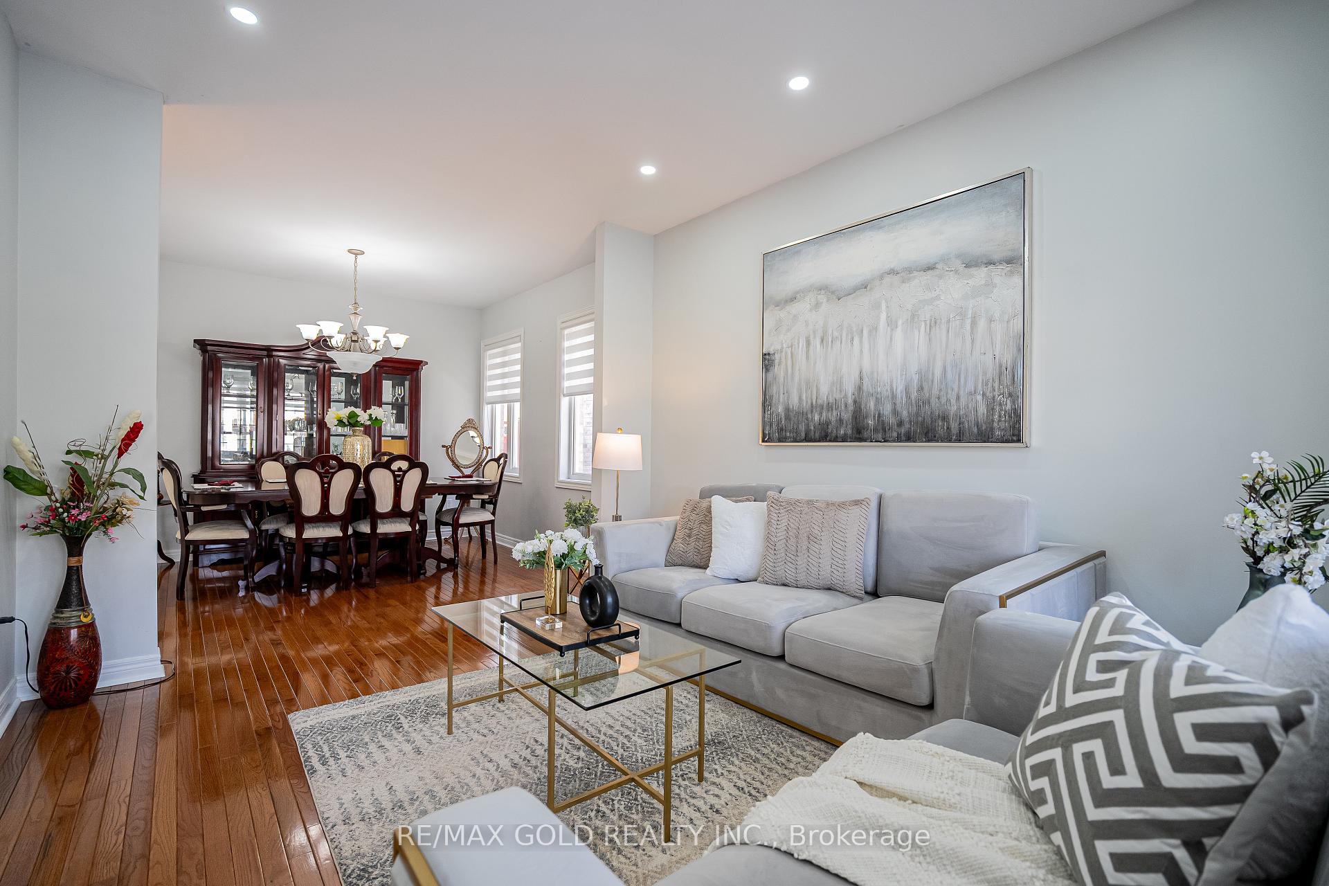 Photo 7 of 19 Rushbrook Drive, Brampton, Vales of Castlemore — HOMEH