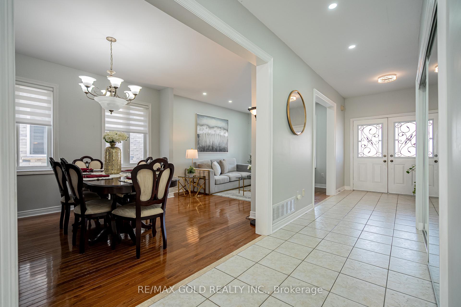 Photo 8 of 19 Rushbrook Drive, Brampton, Vales of Castlemore — HOMEH