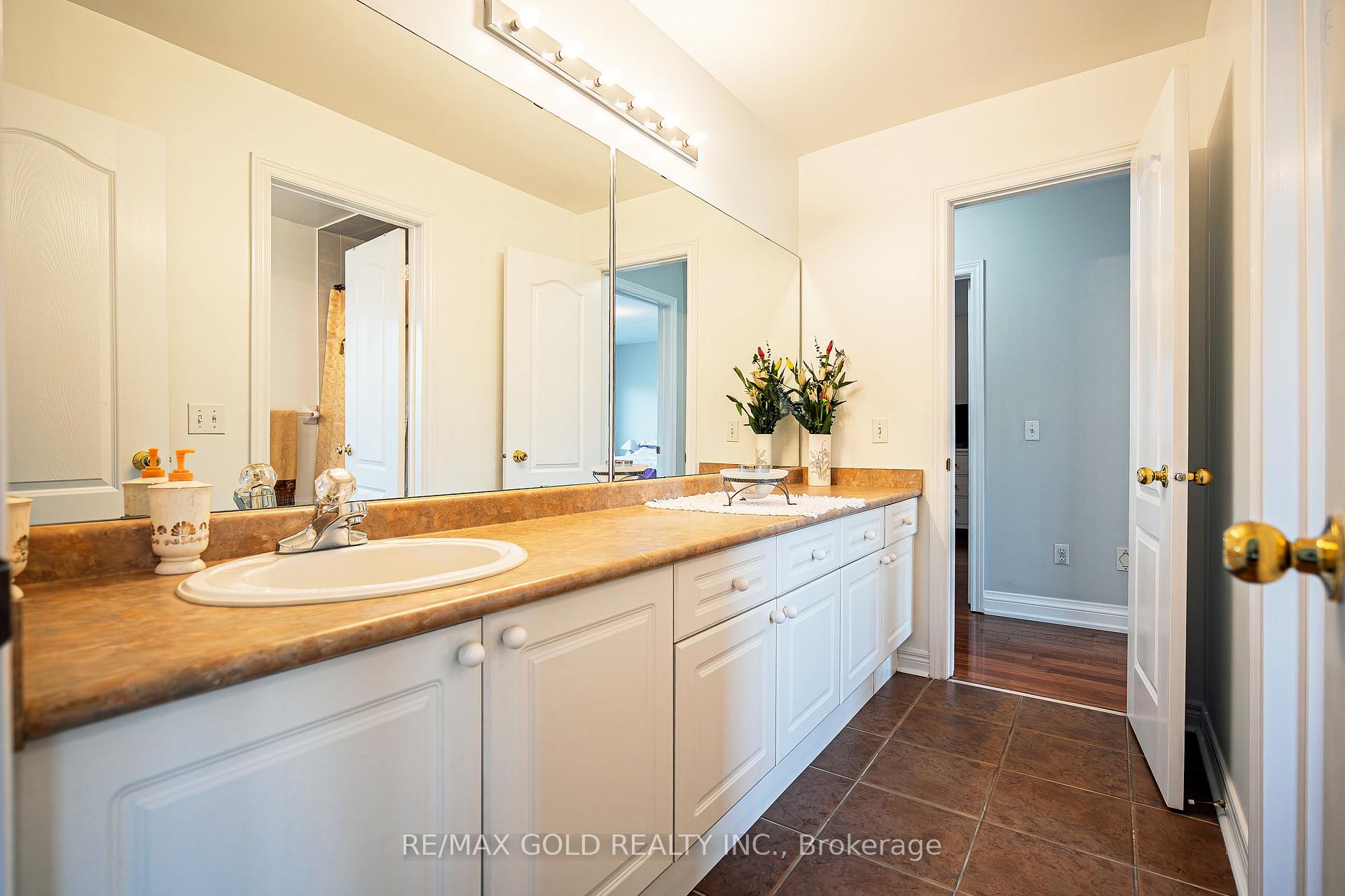 Photo 24 of 19 Rushbrook Drive, Brampton, Vales of Castlemore — HOMEH