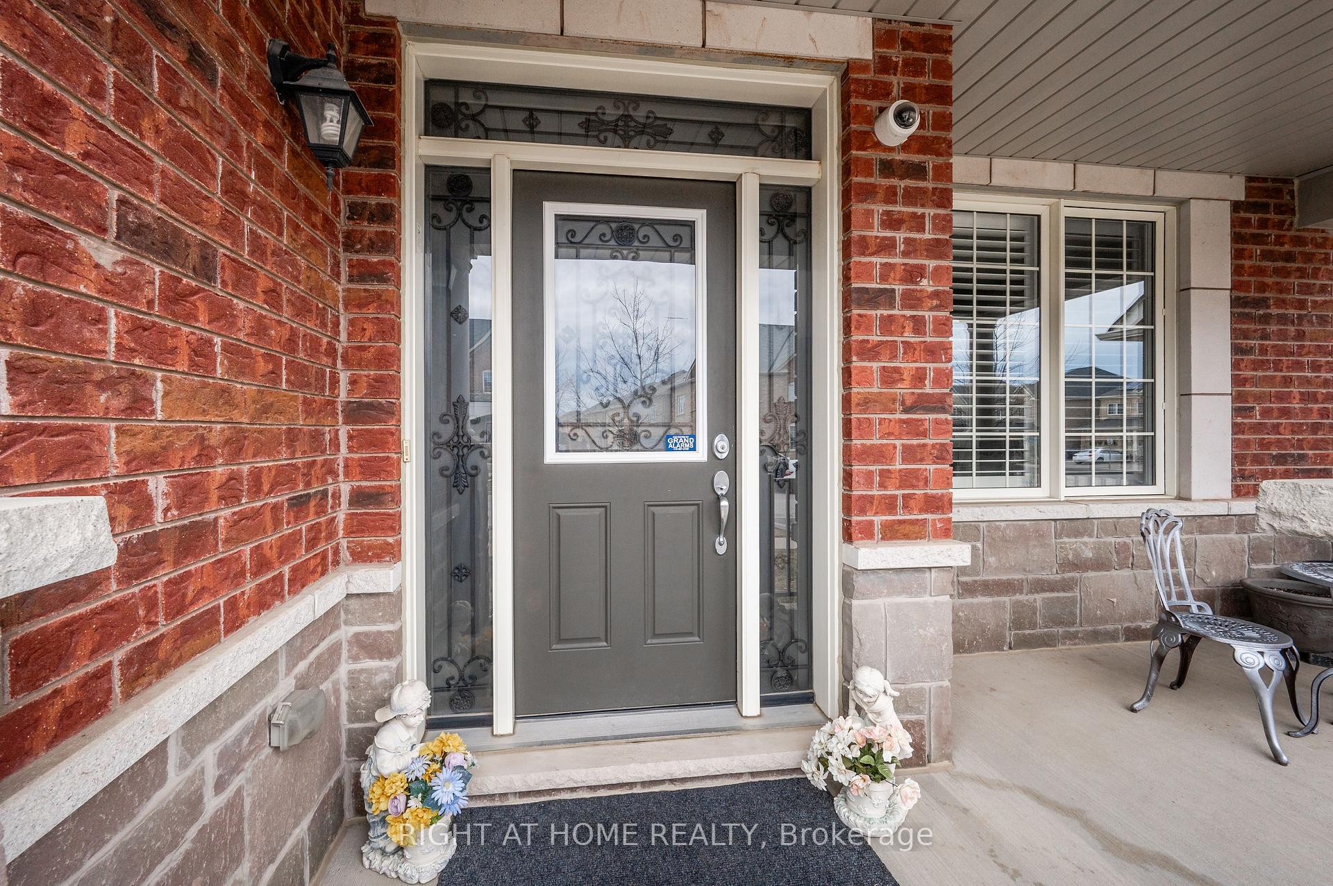Photo 32 of 64 Kalmia Road, Brampton, Credit Valley — HOMEH