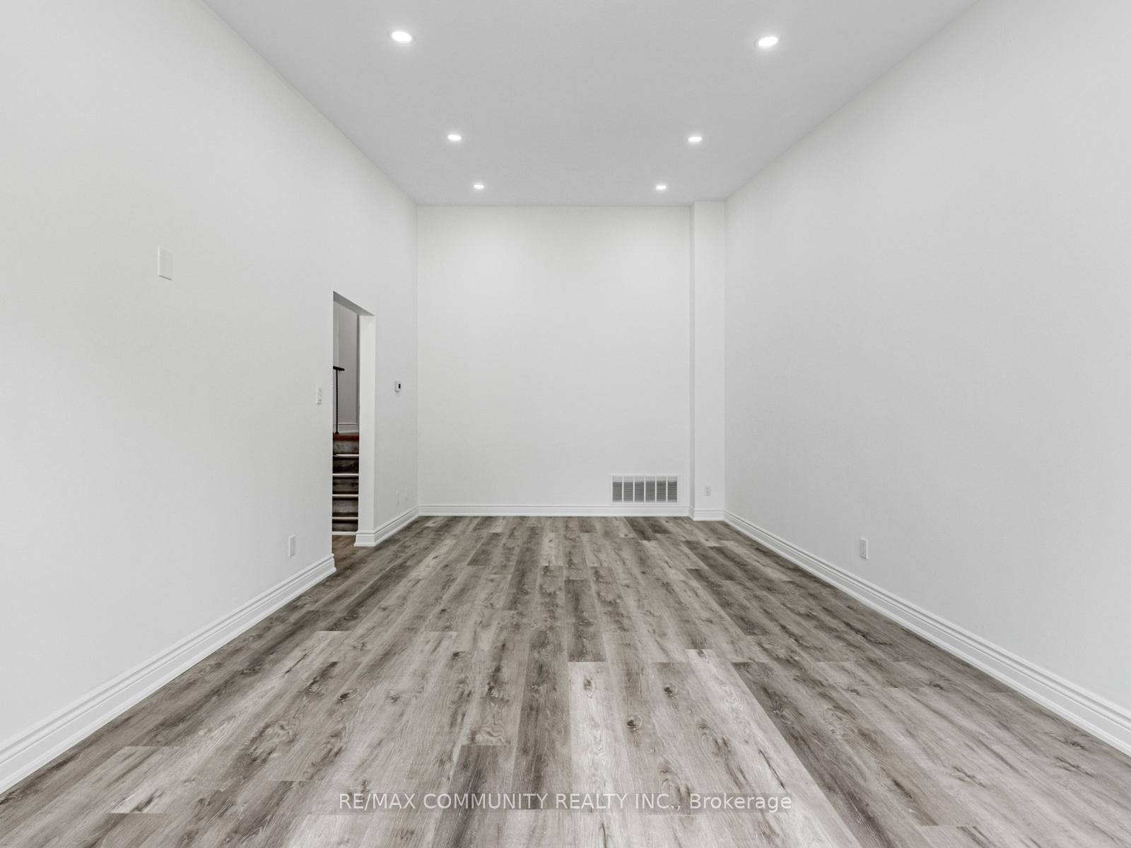 Photo 1 of 5 Langwith Court, Brampton, Brampton South — HOMEH