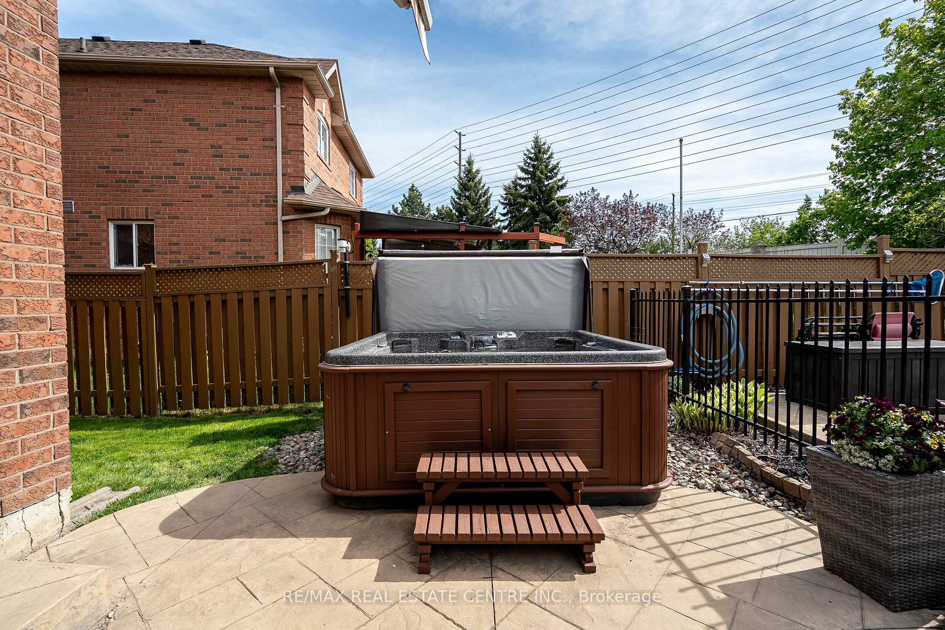 Photo 18 of 45 Culture Crescent, Brampton, Fletcher's Creek Village — HOMEH