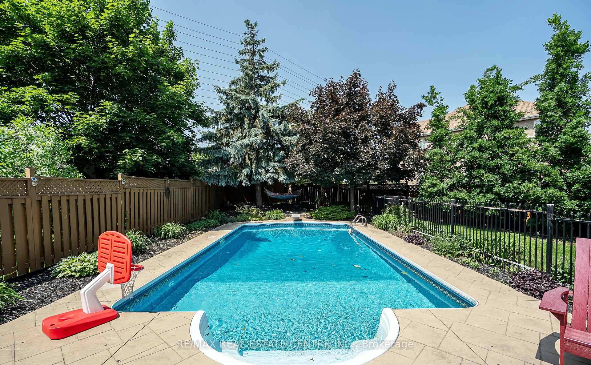 Photo 23 of 45 Culture Crescent, Brampton, Fletcher's Creek Village — HOMEH