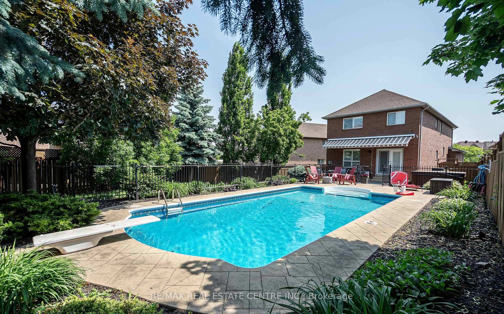Photo 15 of 45 Culture Crescent, Brampton, Fletcher's Creek Village — HOMEH