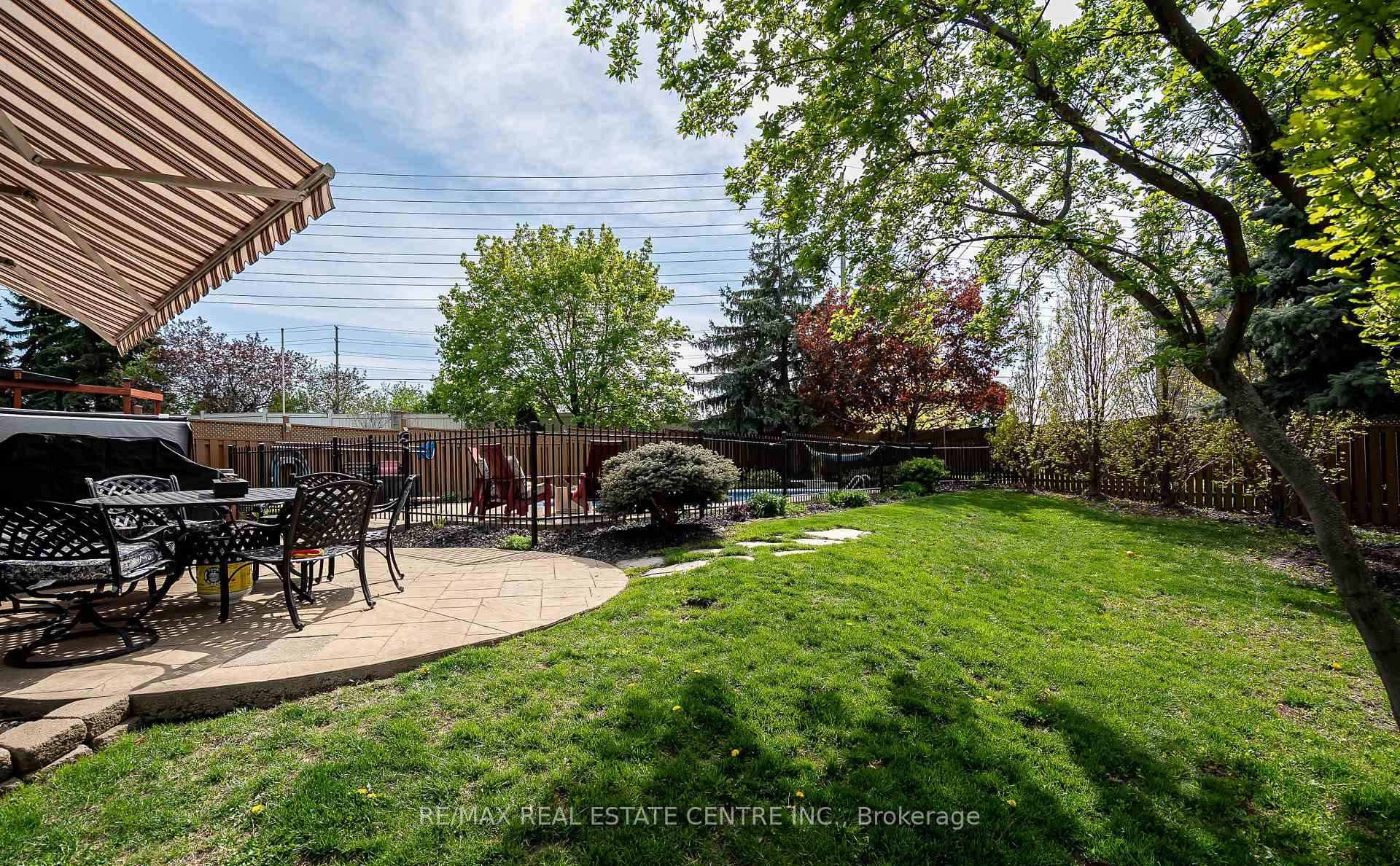 Photo 17 of 45 Culture Crescent, Brampton, Fletcher's Creek Village — HOMEH