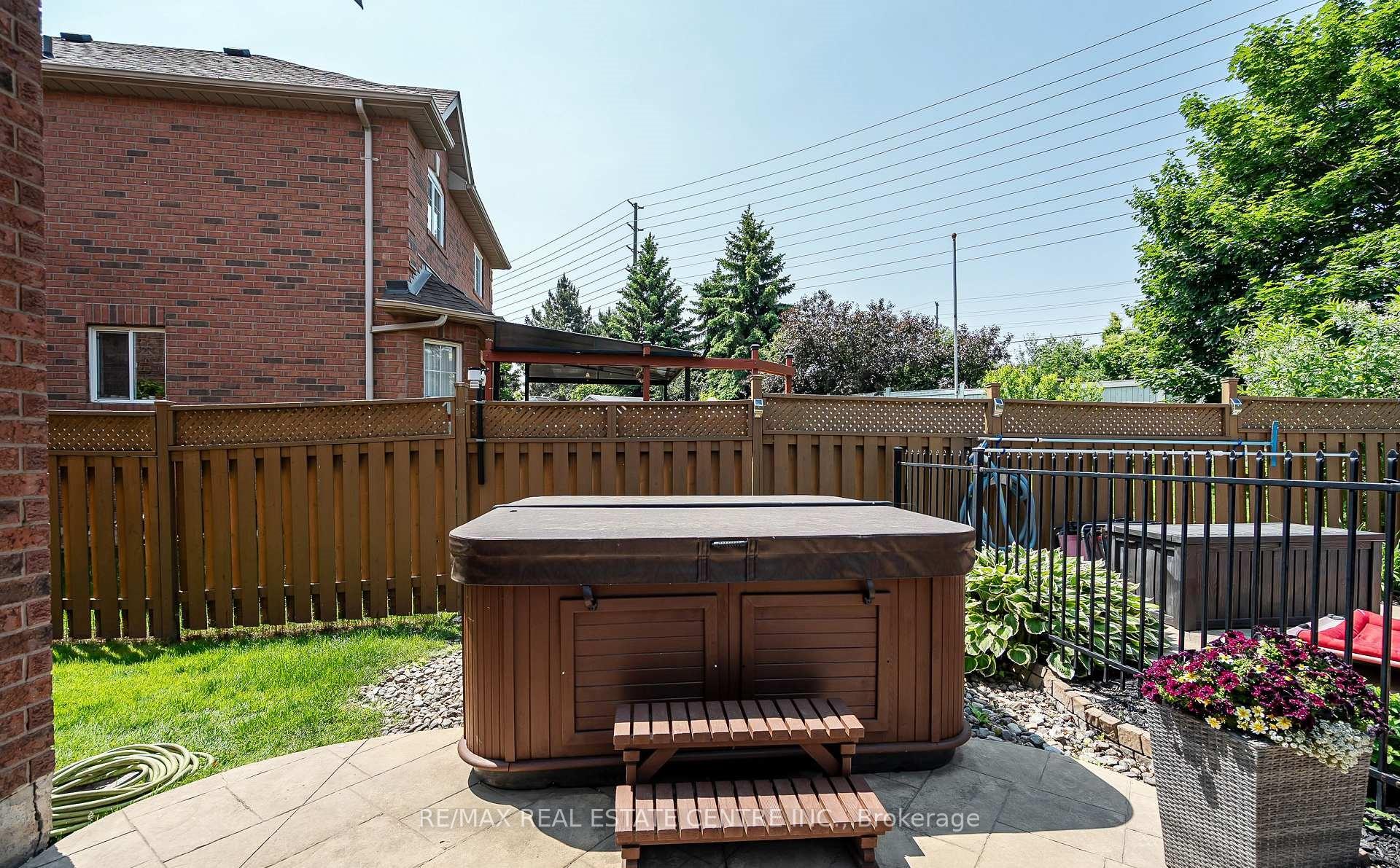Photo 19 of 45 Culture Crescent, Brampton, Fletcher's Creek Village — HOMEH