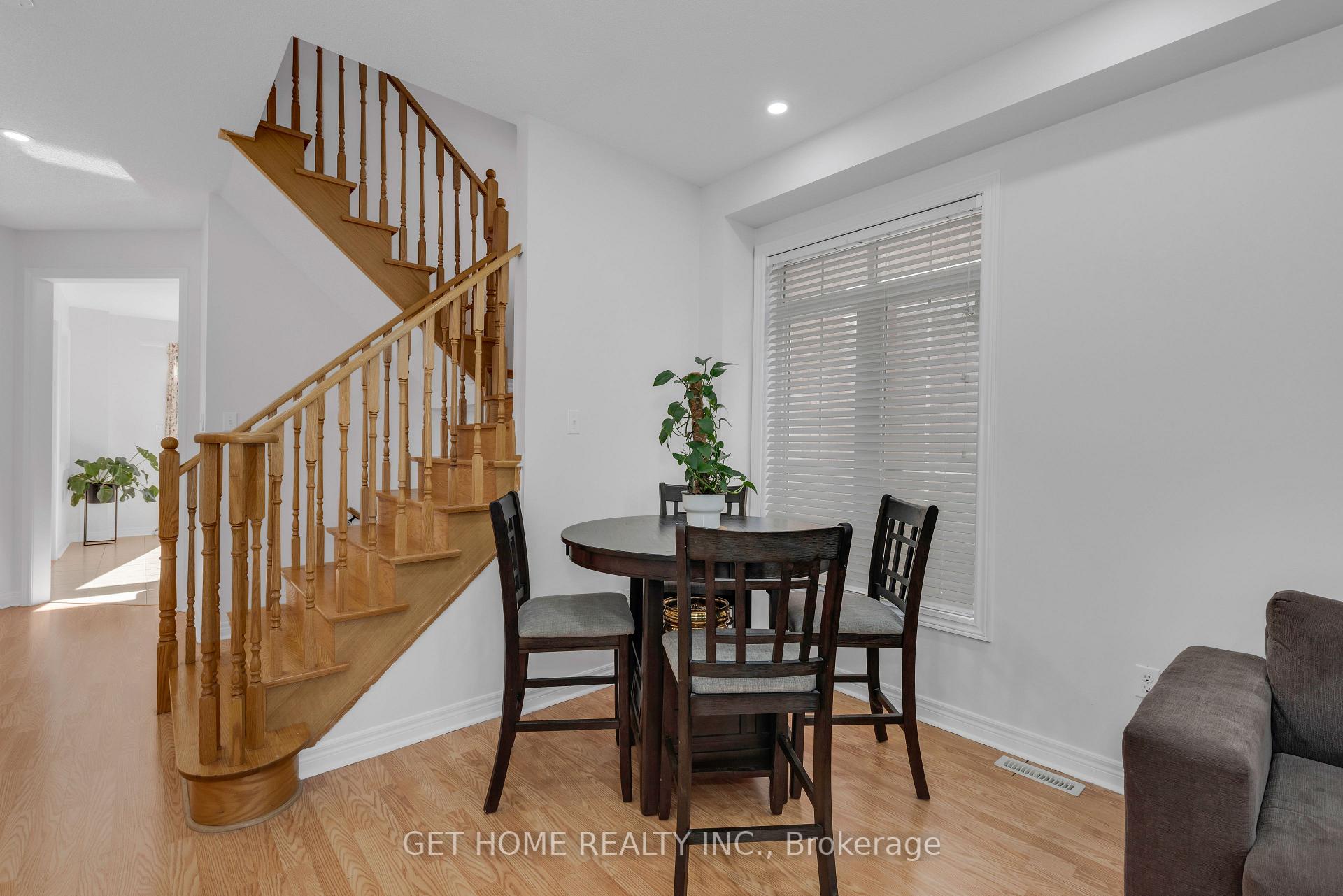 Photo 7 of 43 Baby Pointe Trail, Brampton, Northwest Brampton — HOMEH