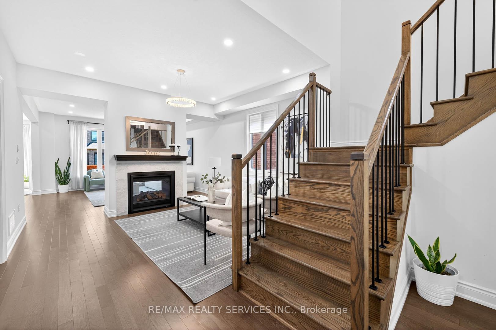 Photo 5 of 14 Workgreen Park Way, Brampton, Bram West — HOMEH