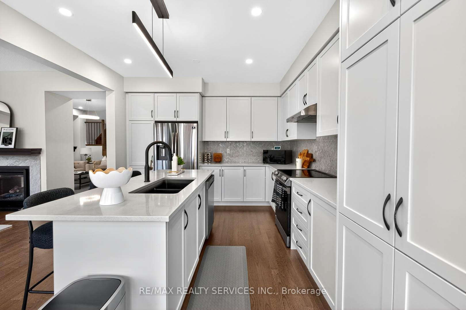 Photo 15 of 14 Workgreen Park Way, Brampton, Bram West — HOMEH