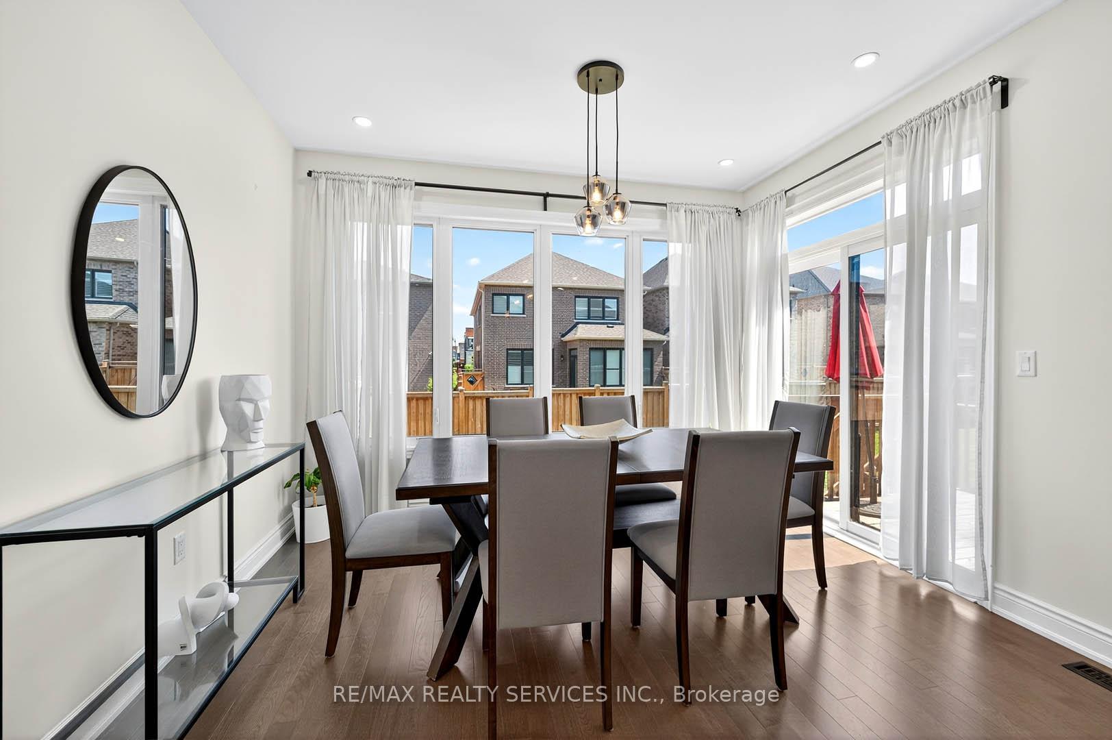 Photo 16 of 14 Workgreen Park Way, Brampton, Bram West — HOMEH