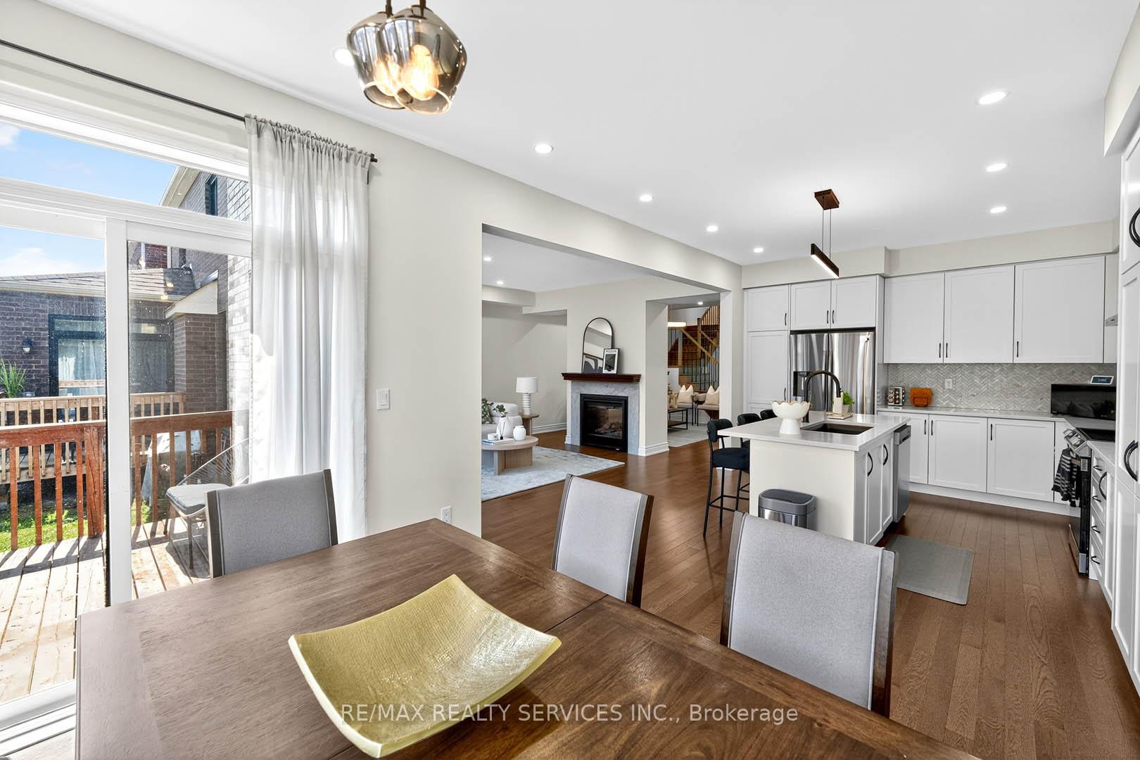 Photo 17 of 14 Workgreen Park Way, Brampton, Bram West — HOMEH