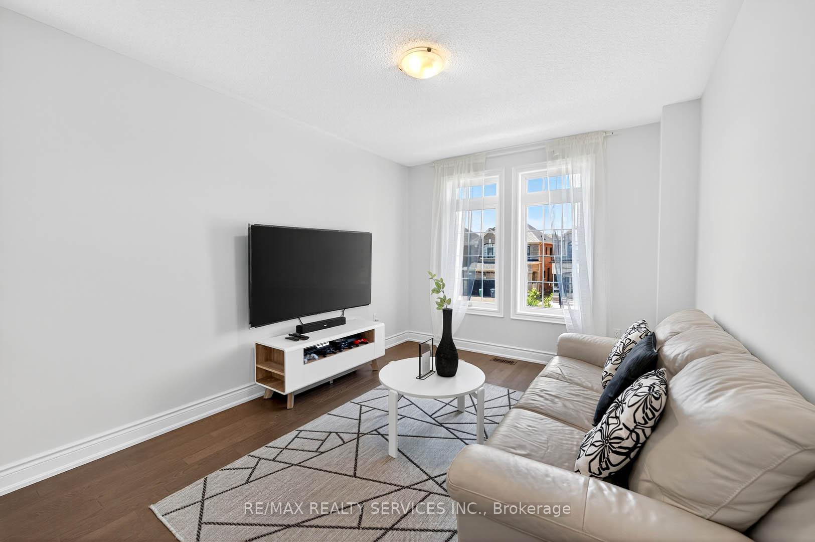 Photo 23 of 14 Workgreen Park Way, Brampton, Bram West — HOMEH