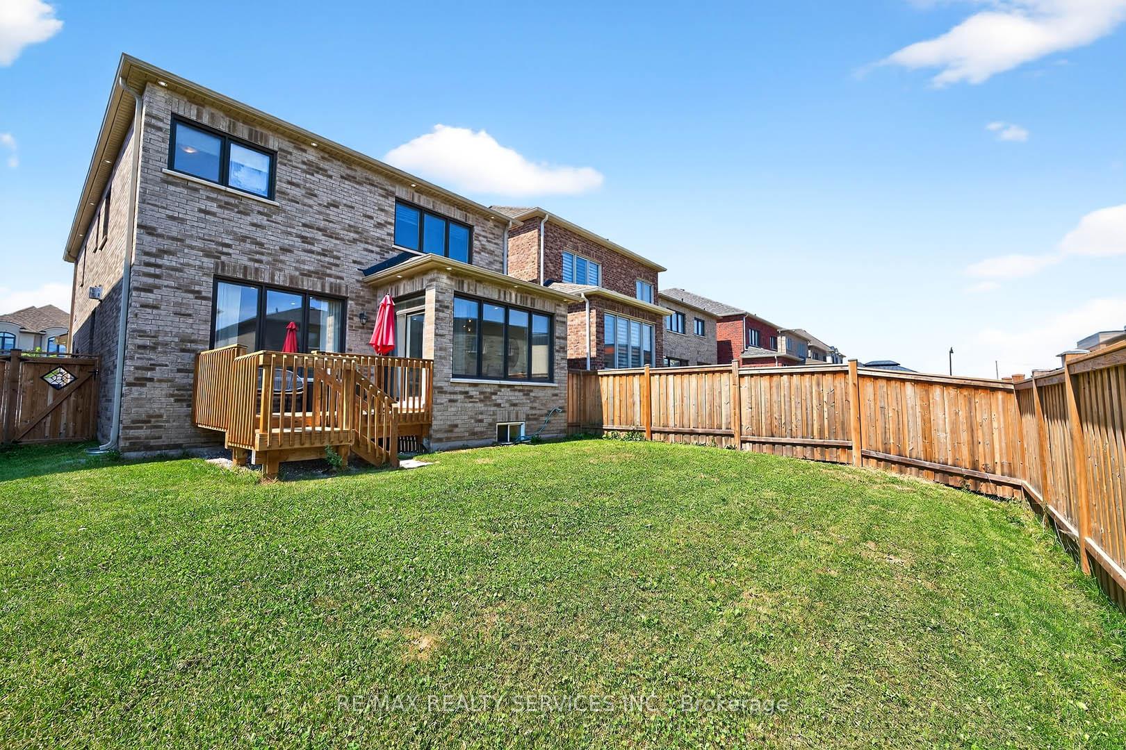Photo 38 of 14 Workgreen Park Way, Brampton, Bram West — HOMEH