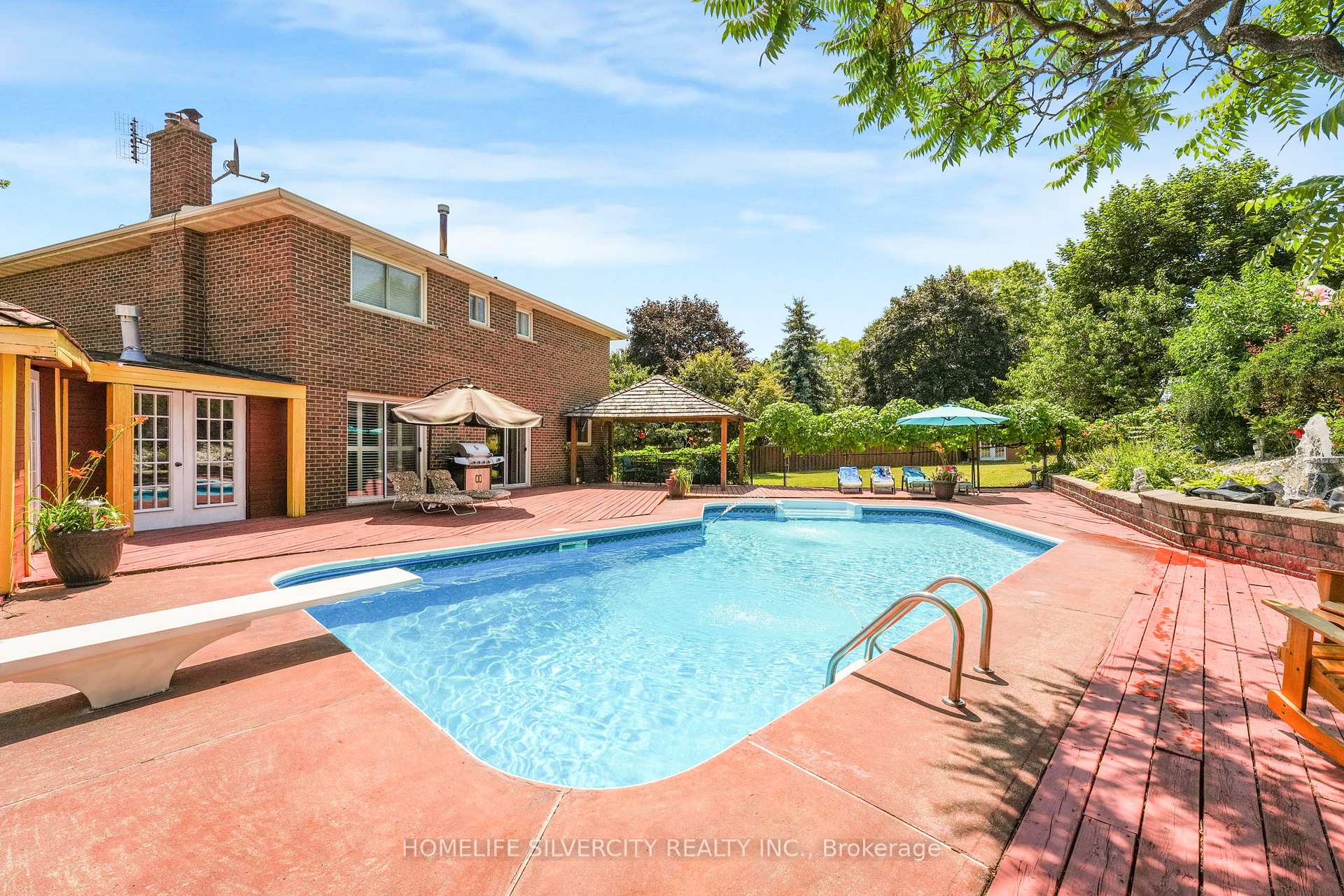 Photo 12 of 16 Pacific Lane, Brampton, Northgate — HOMEH