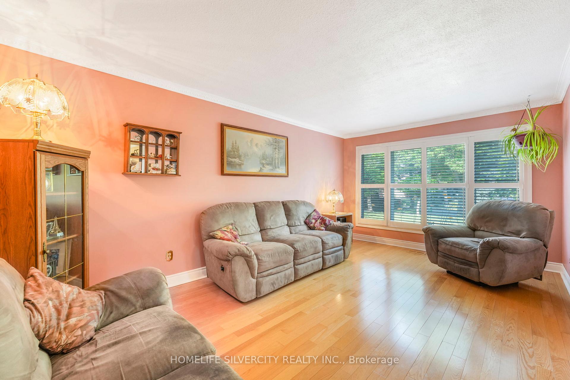 Photo 20 of 16 Pacific Lane, Brampton, Northgate — HOMEH