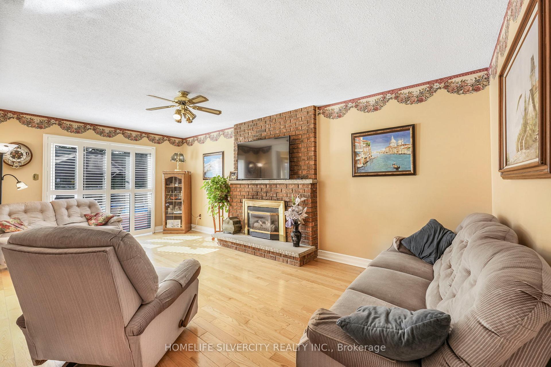 Photo 32 of 16 Pacific Lane, Brampton, Northgate — HOMEH