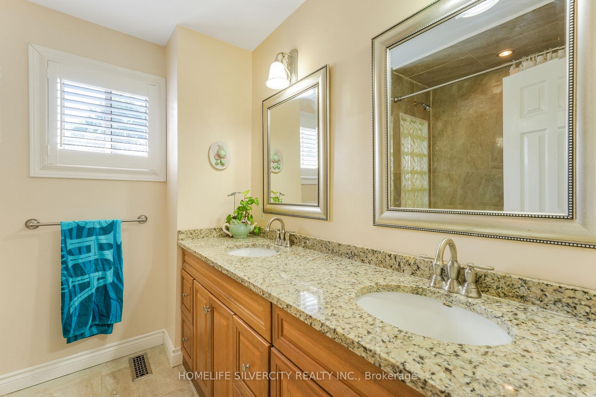 Photo 16 of 16 Pacific Lane, Brampton, Northgate — HOMEH