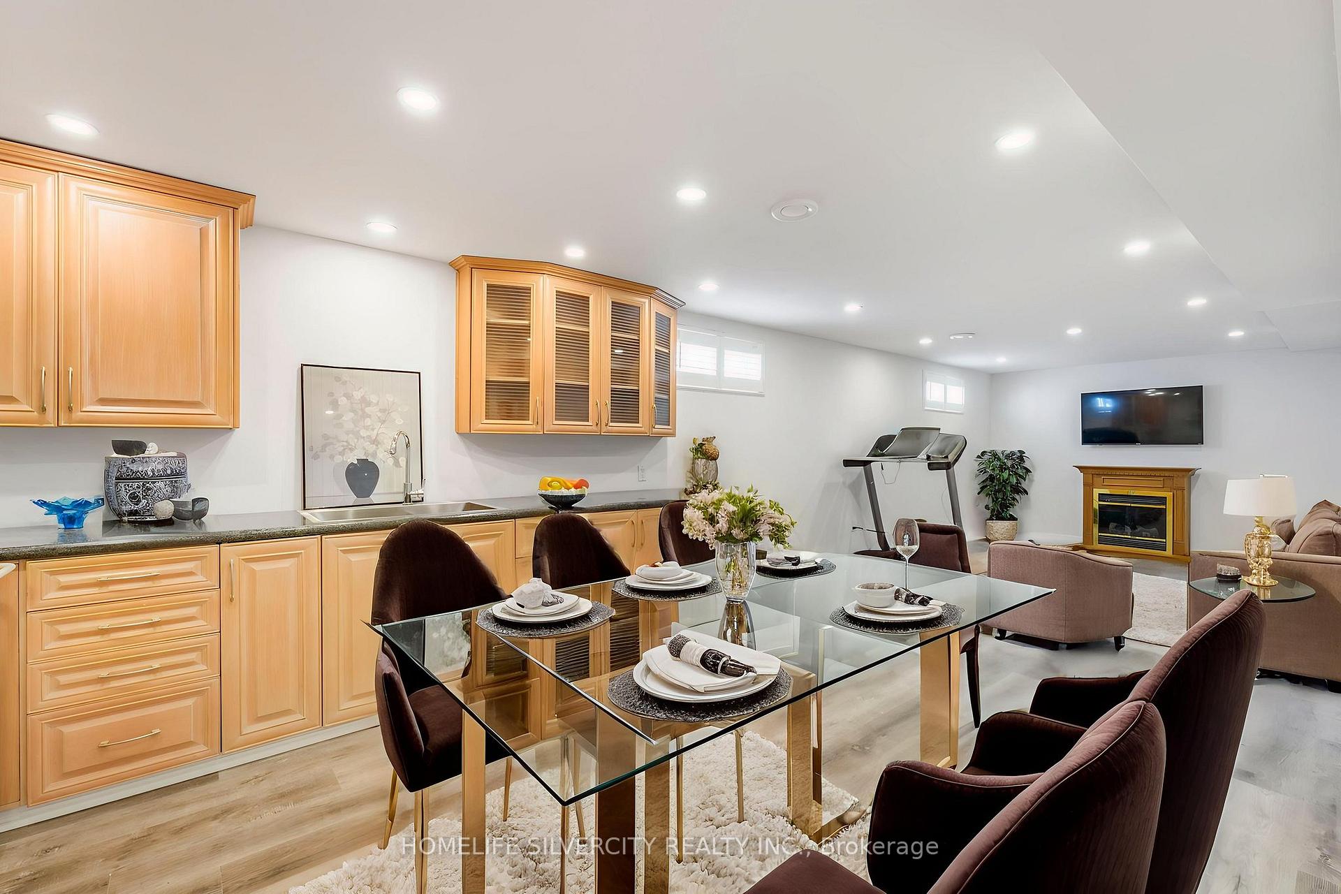 Photo 25 of 16 Pacific Lane, Brampton, Northgate — HOMEH