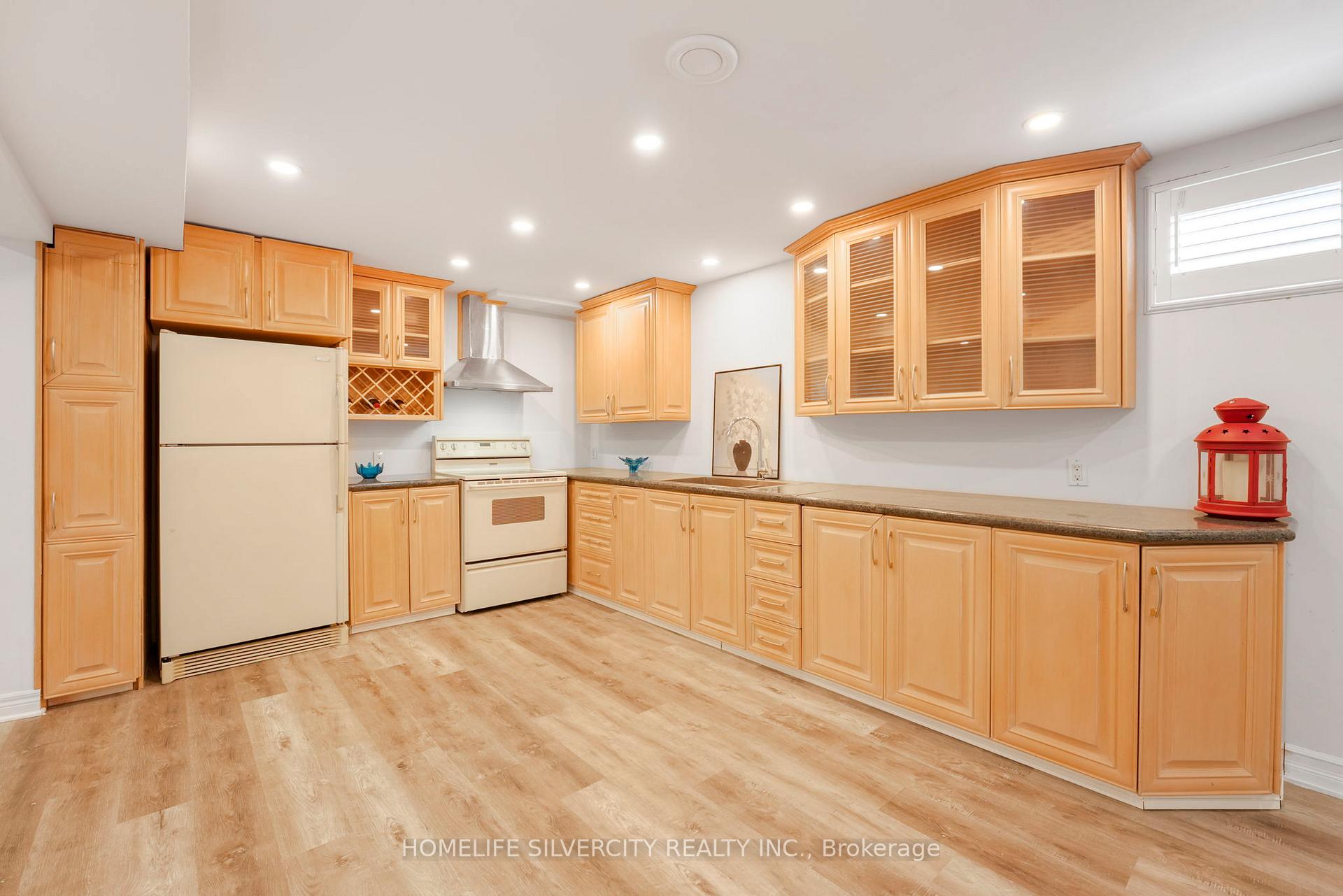 Photo 19 of 16 Pacific Lane, Brampton, Northgate — HOMEH