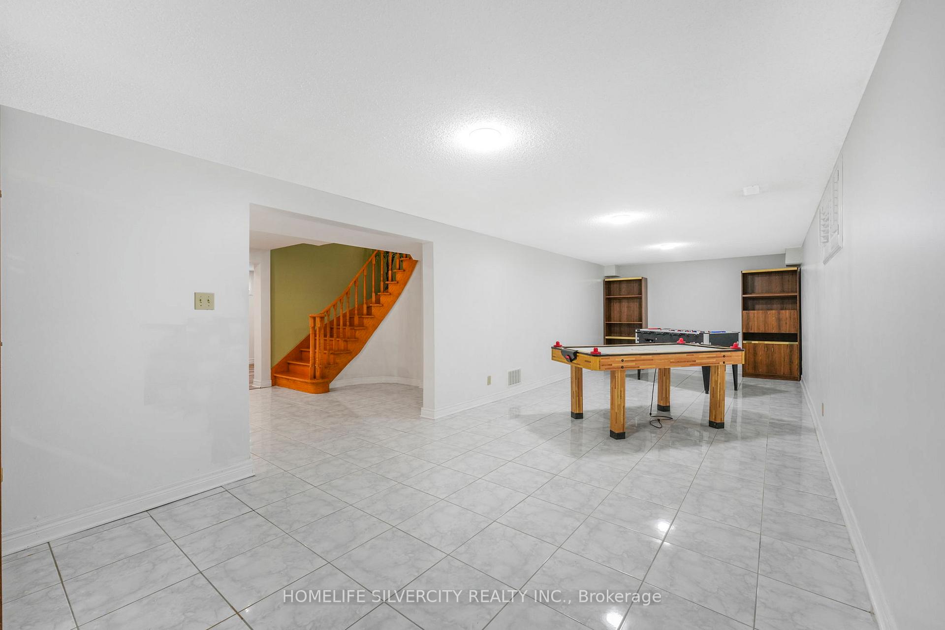 Photo 33 of 16 Pacific Lane, Brampton, Northgate — HOMEH