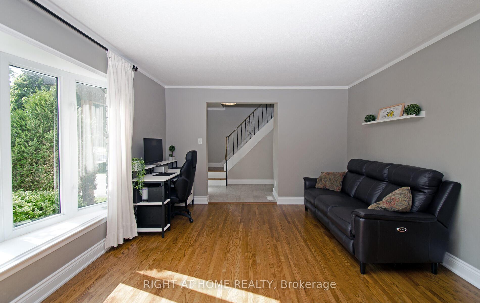 Photo 6 of 164 McMurchy Avenue S, Brampton, Brampton South — HOMEH