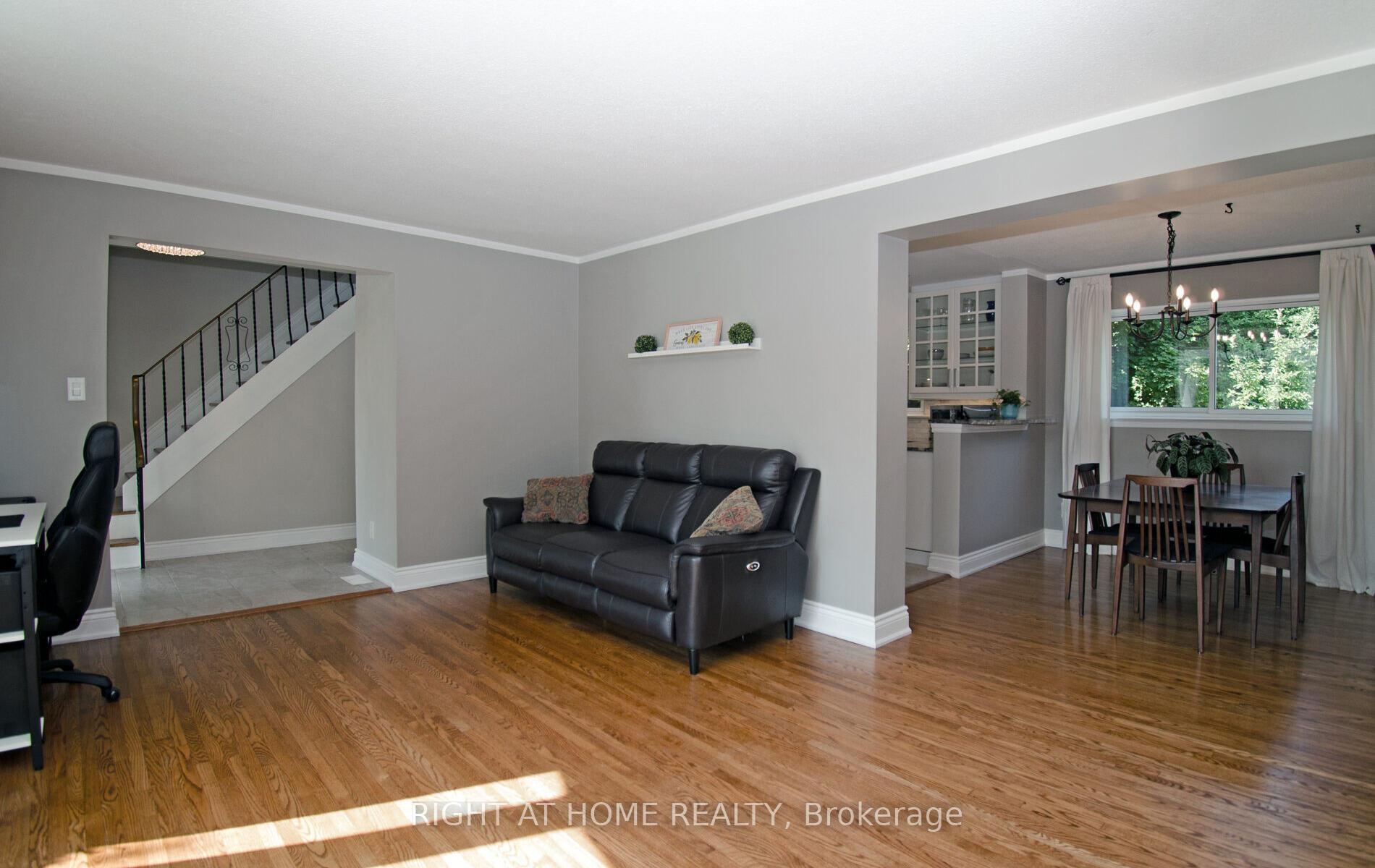 Photo 7 of 164 McMurchy Avenue S, Brampton, Brampton South — HOMEH
