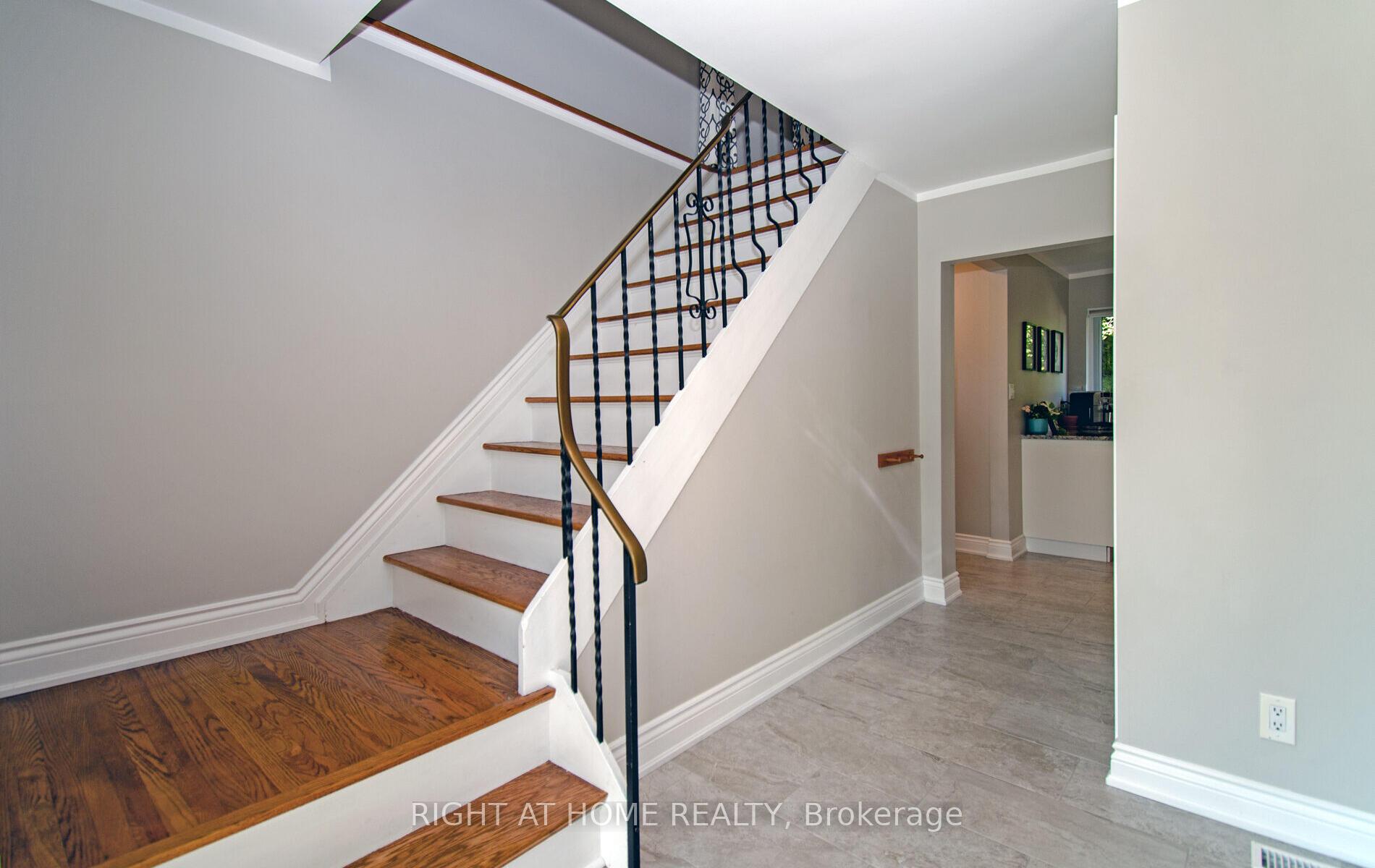 Photo 16 of 164 McMurchy Avenue S, Brampton, Brampton South — HOMEH