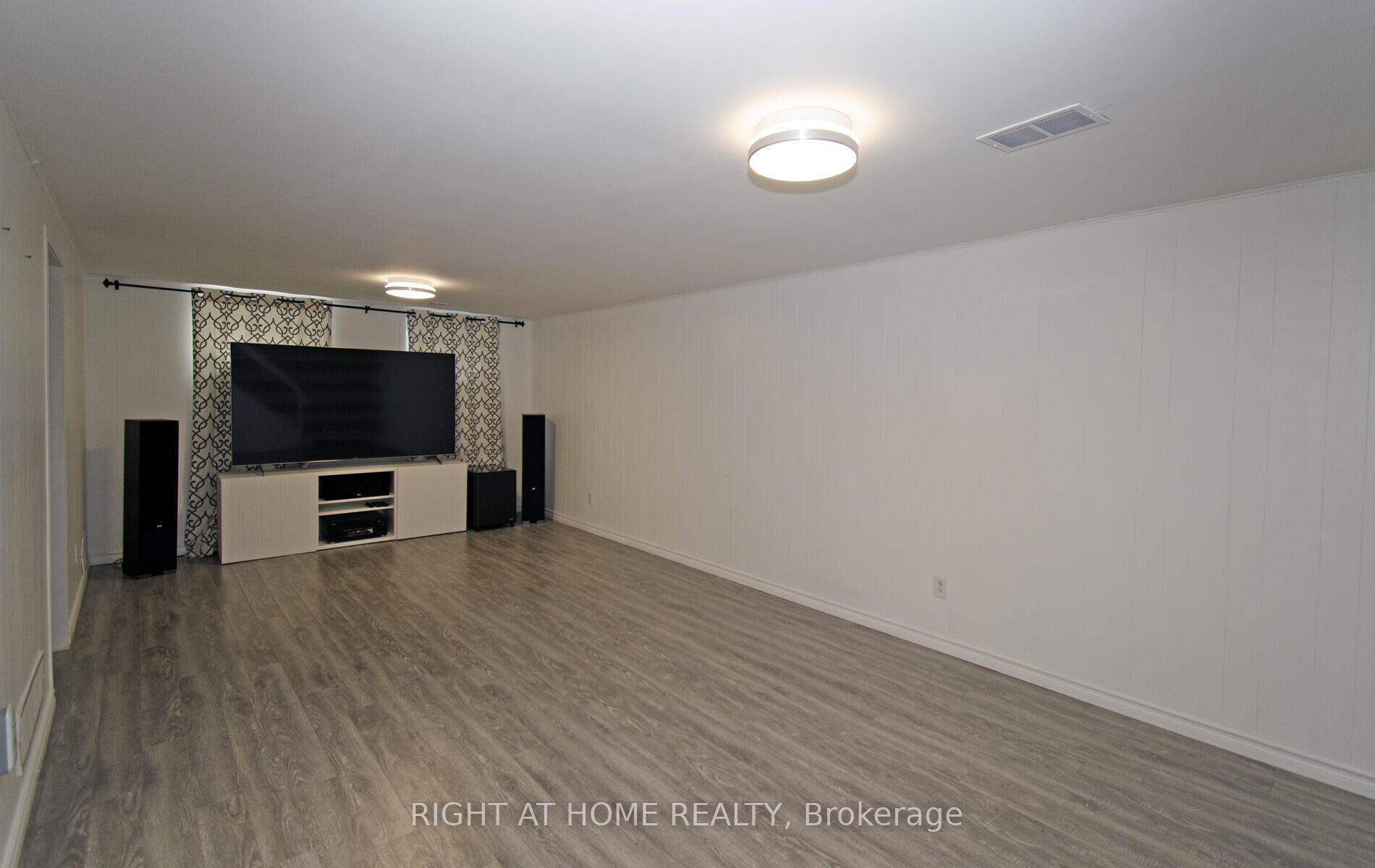 Photo 32 of 164 McMurchy Avenue S, Brampton, Brampton South — HOMEH