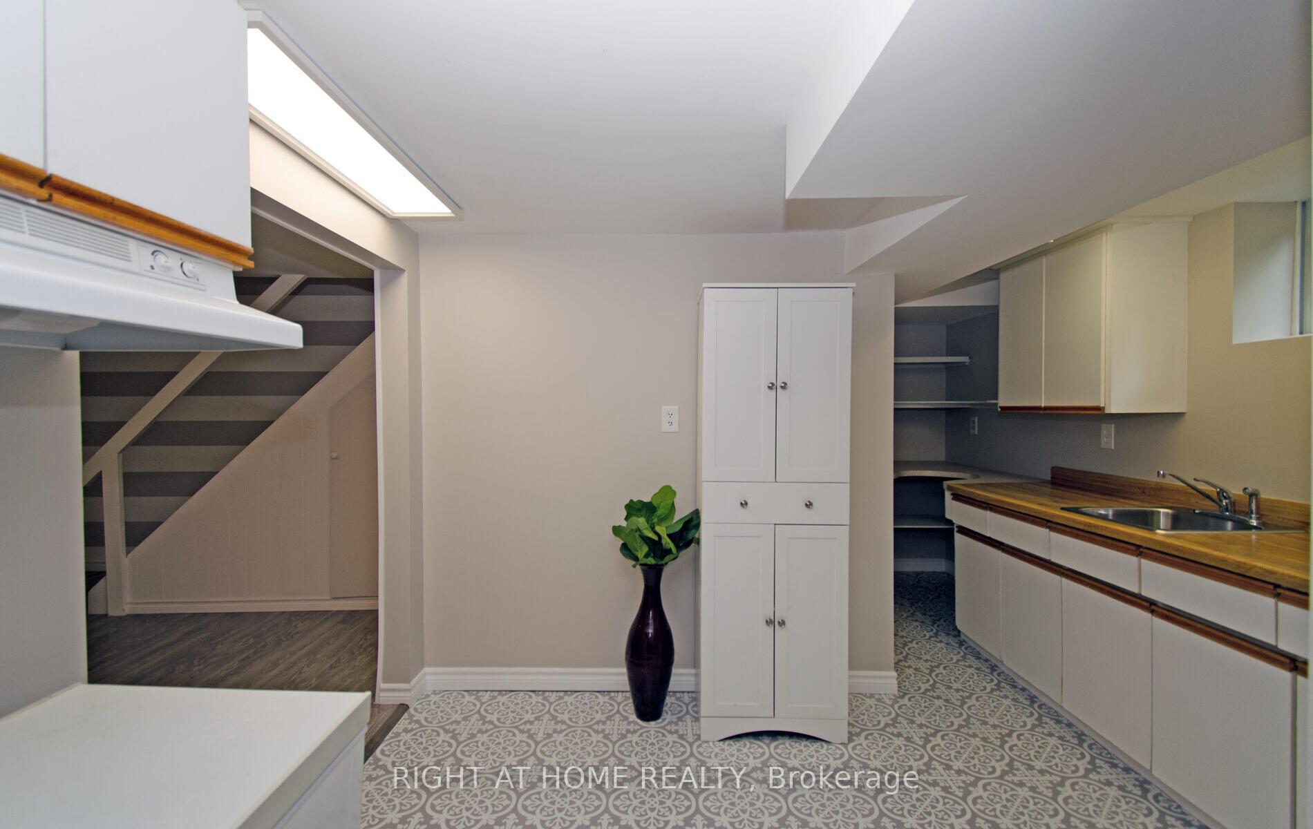 Photo 36 of 164 McMurchy Avenue S, Brampton, Brampton South — HOMEH