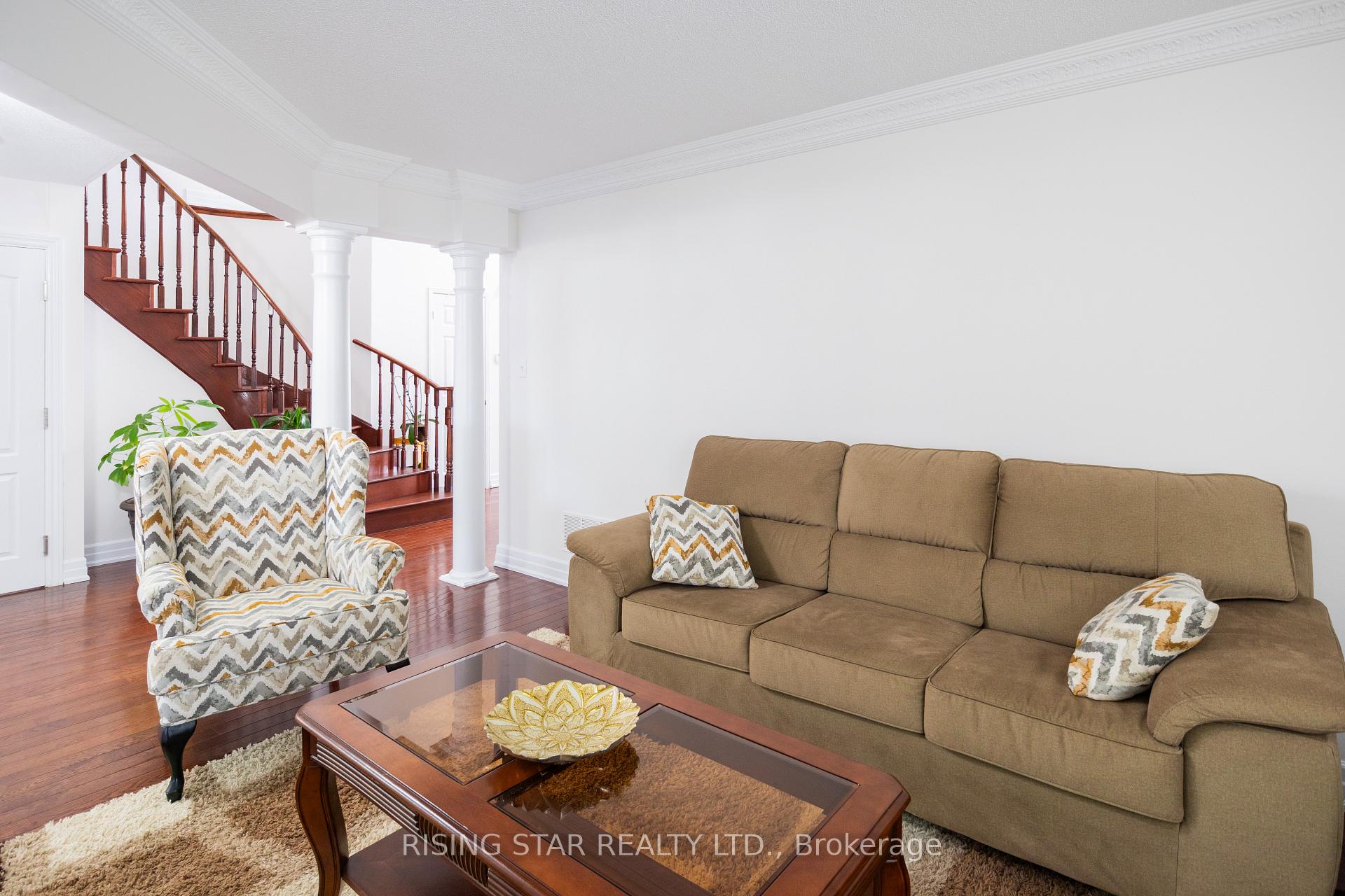 Photo 8 of 132 Luella Crescent, Brampton, Fletcher's Meadow — HOMEH