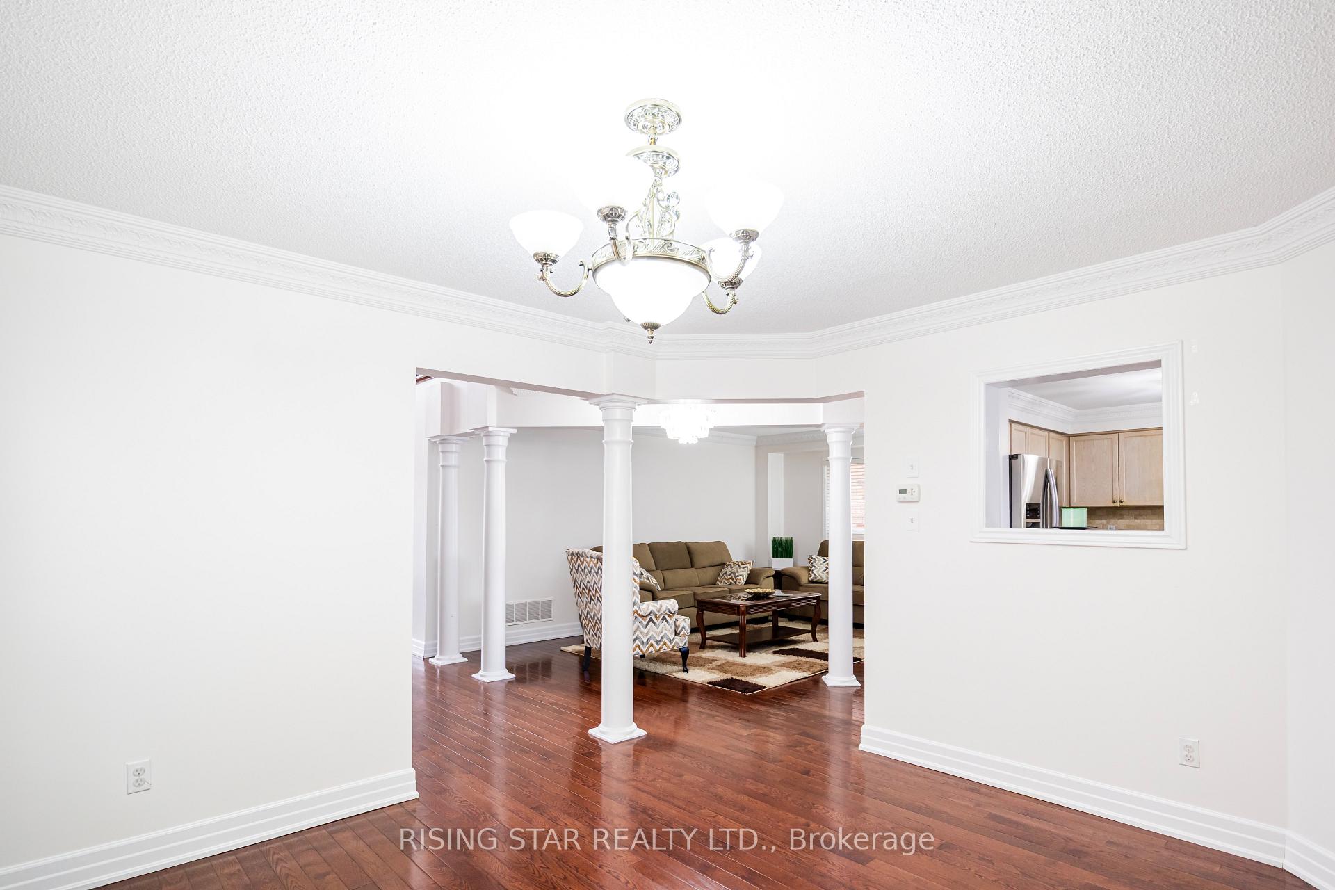 Photo 9 of 132 Luella Crescent, Brampton, Fletcher's Meadow — HOMEH
