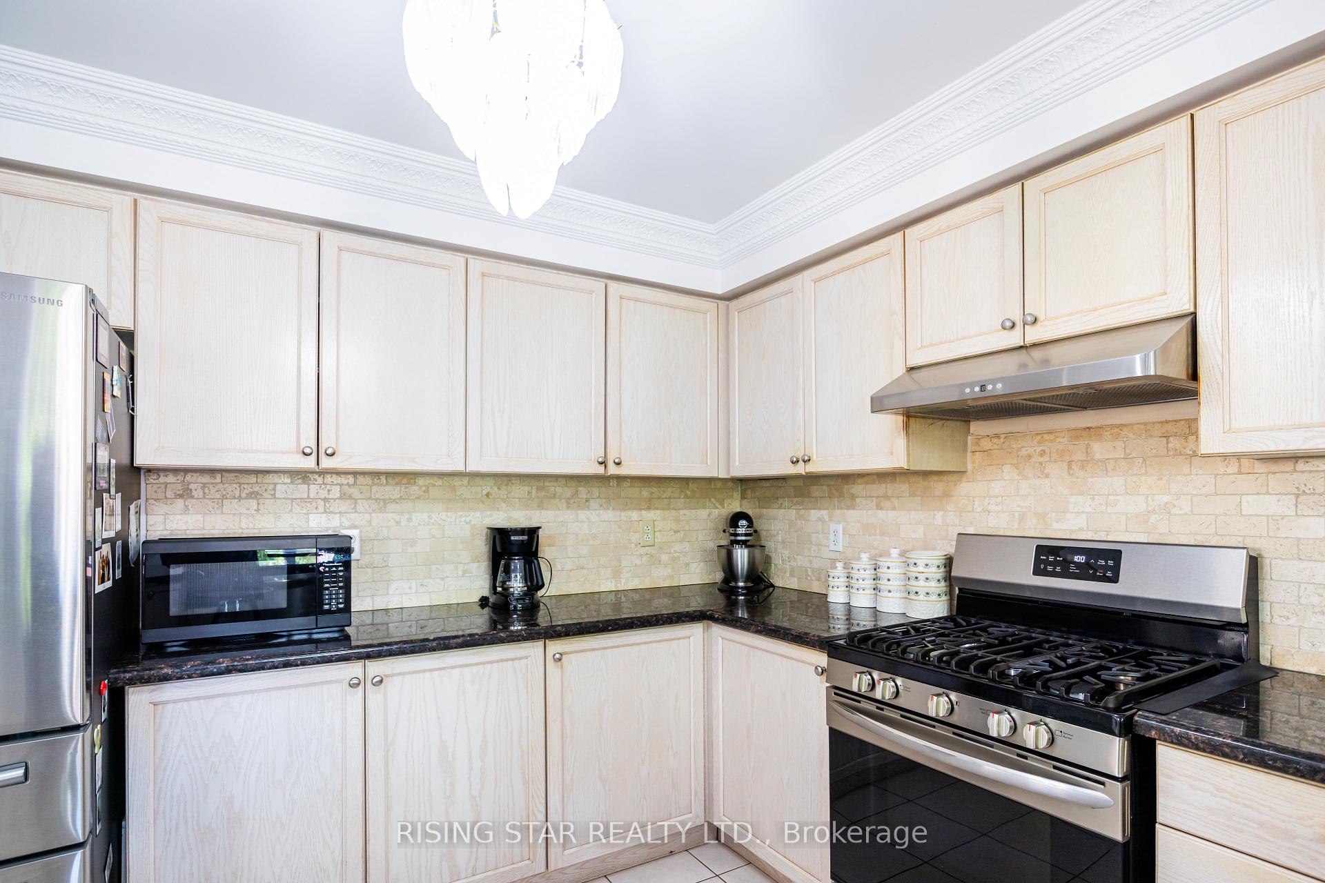 Photo 17 of 132 Luella Crescent, Brampton, Fletcher's Meadow — HOMEH
