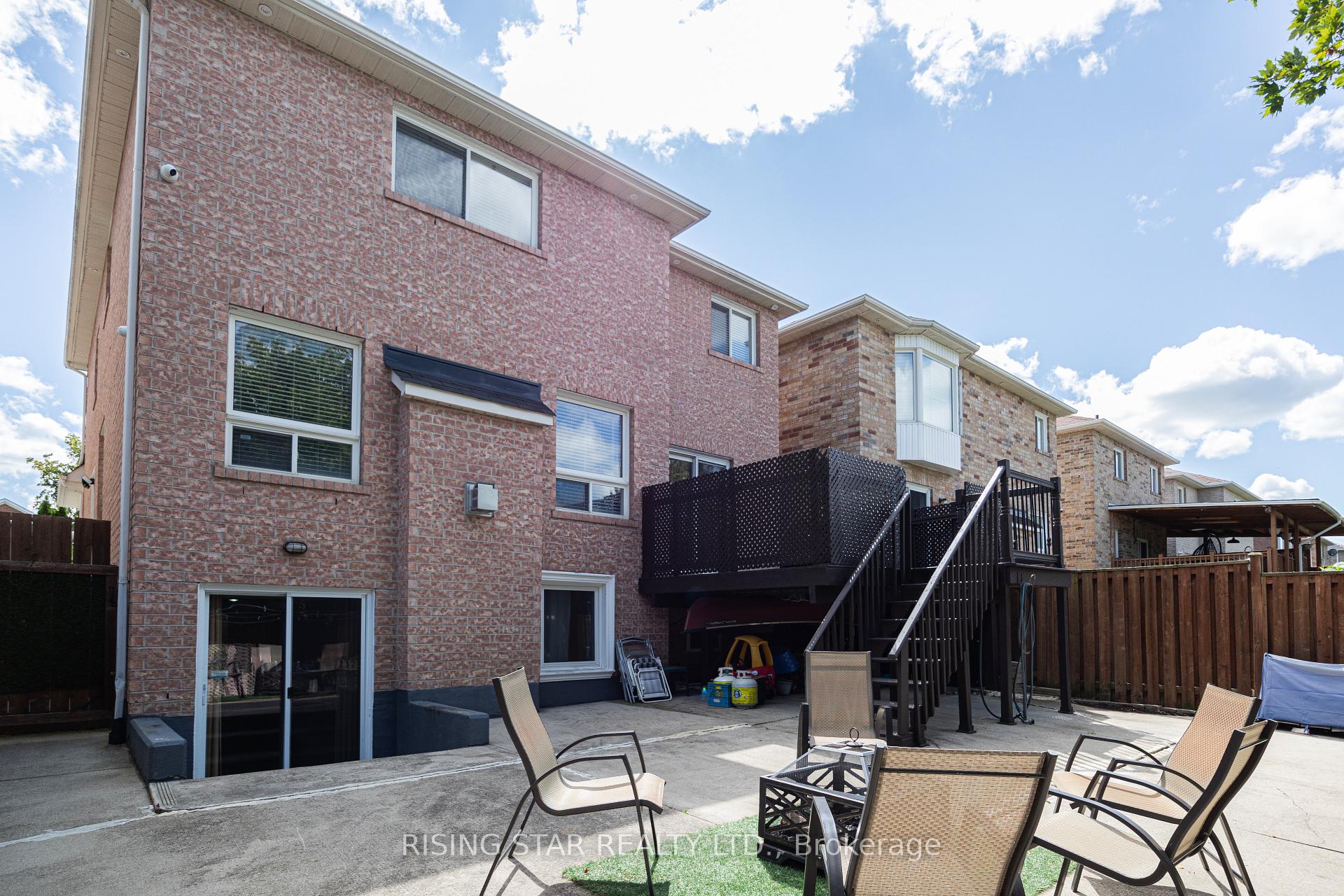 Photo 21 of 132 Luella Crescent, Brampton, Fletcher's Meadow — HOMEH