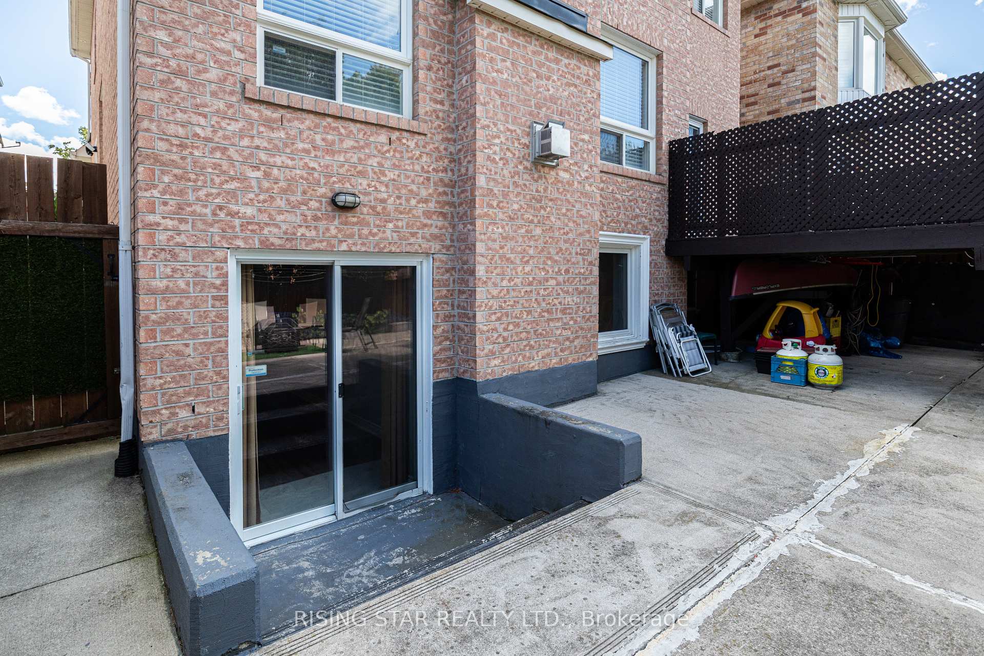 Photo 24 of 132 Luella Crescent, Brampton, Fletcher's Meadow — HOMEH