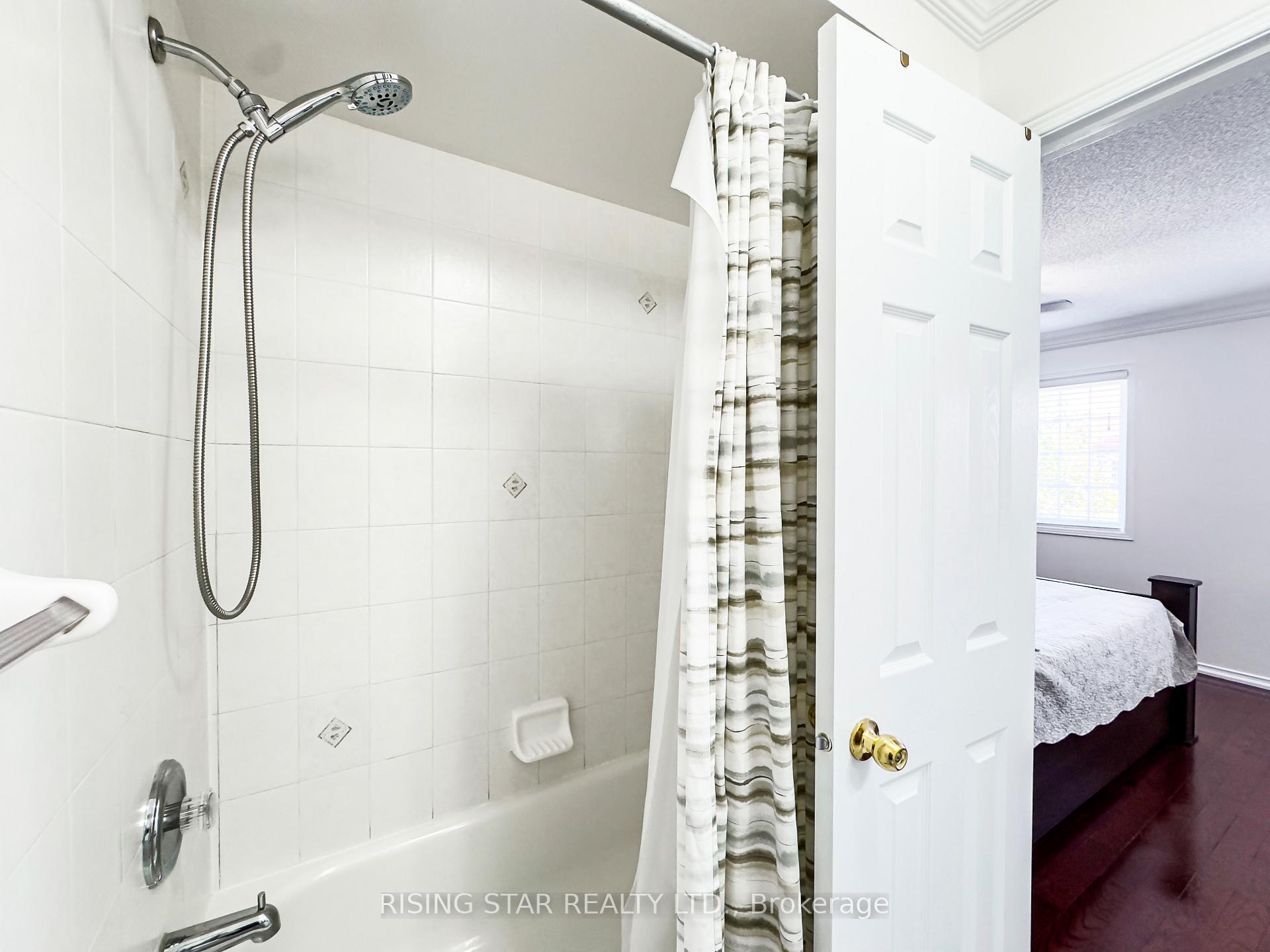 Photo 29 of 132 Luella Crescent, Brampton, Fletcher's Meadow — HOMEH
