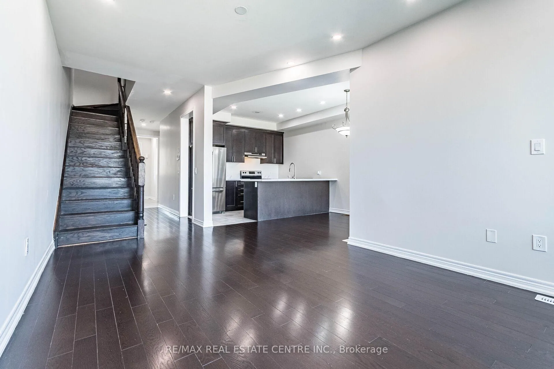 Photo 5 of 31 Bayonne Drive, Hamilton, Stoney Creek — HOMEH