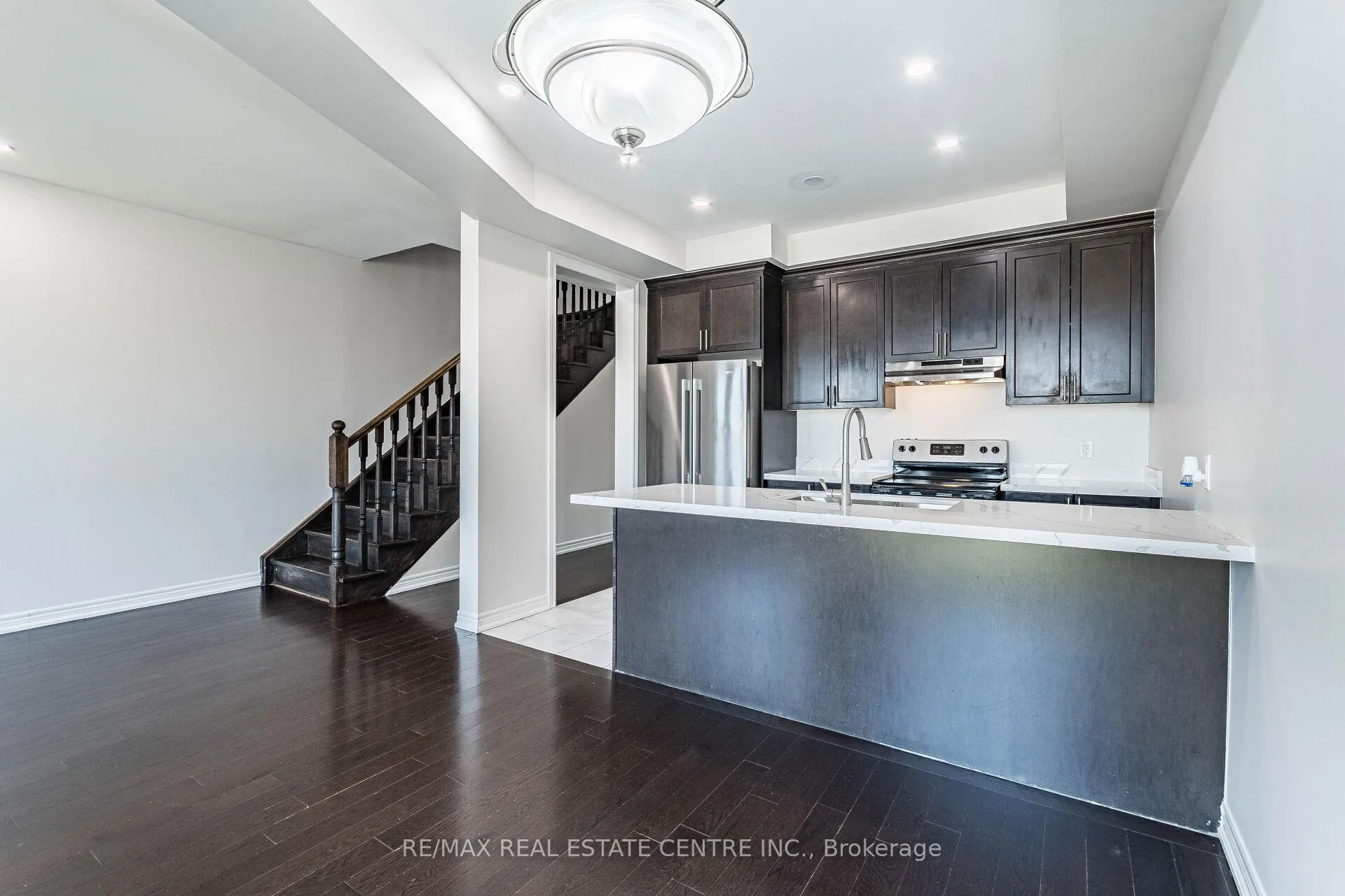Photo 9 of 31 Bayonne Drive, Hamilton, Stoney Creek — HOMEH