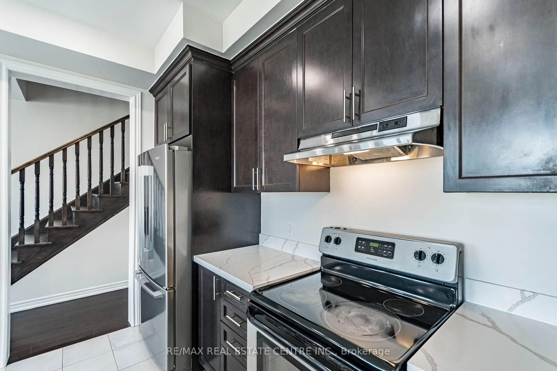 Photo 11 of 31 Bayonne Drive, Hamilton, Stoney Creek — HOMEH