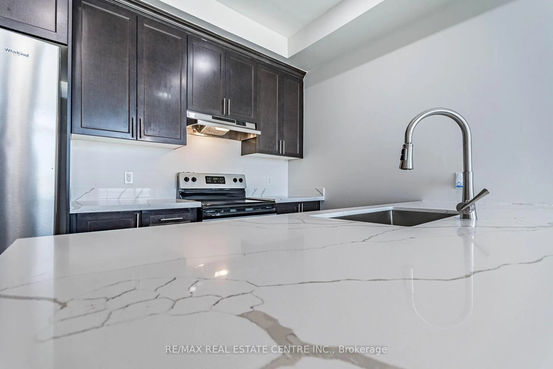 Photo 18 of 31 Bayonne Drive, Hamilton, Stoney Creek — HOMEH