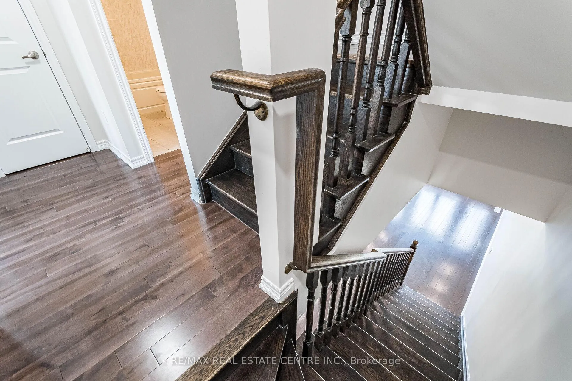 Photo 20 of 31 Bayonne Drive, Hamilton, Stoney Creek — HOMEH