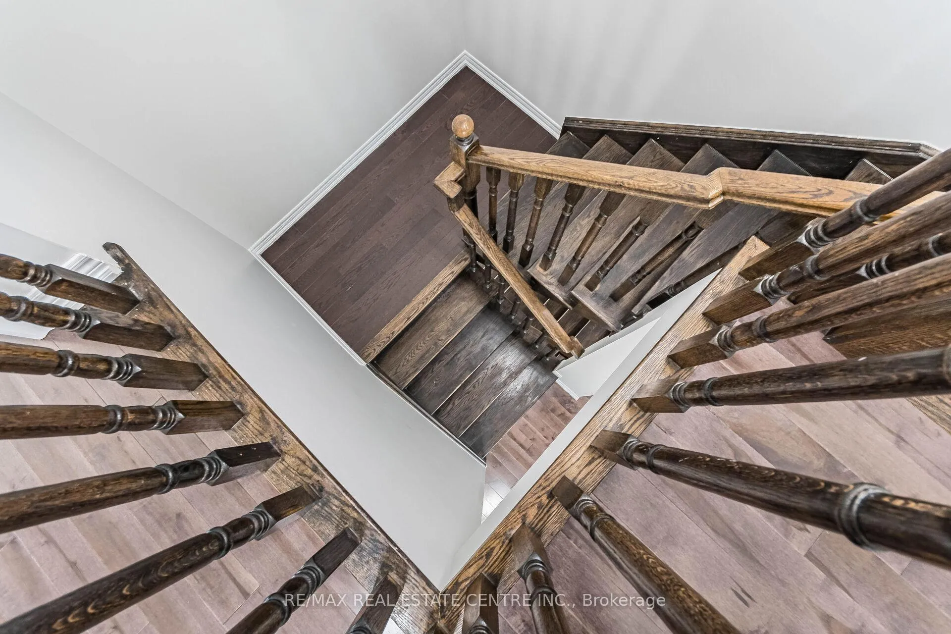 Photo 38 of 31 Bayonne Drive, Hamilton, Stoney Creek — HOMEH