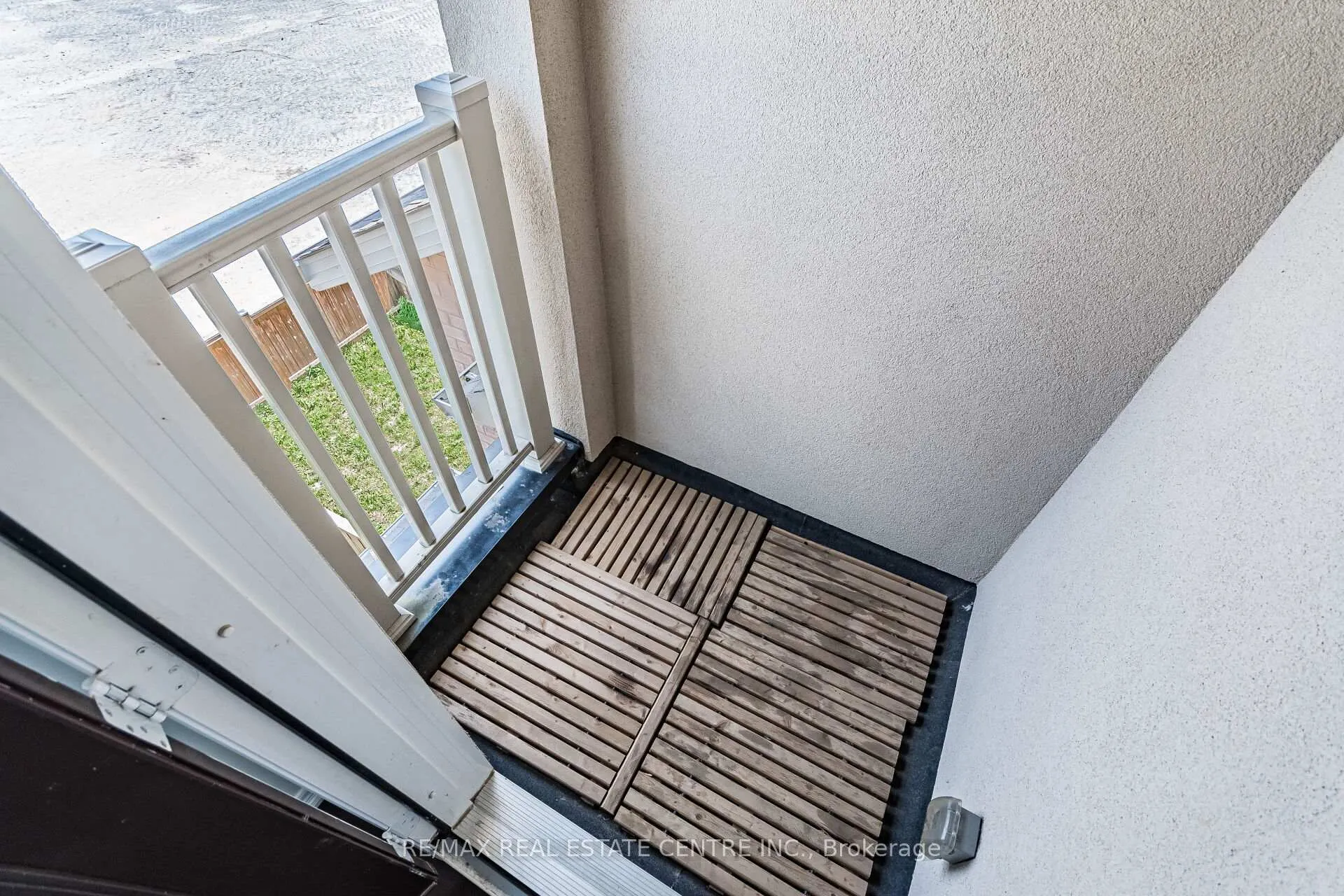 Photo 39 of 31 Bayonne Drive, Hamilton, Stoney Creek — HOMEH