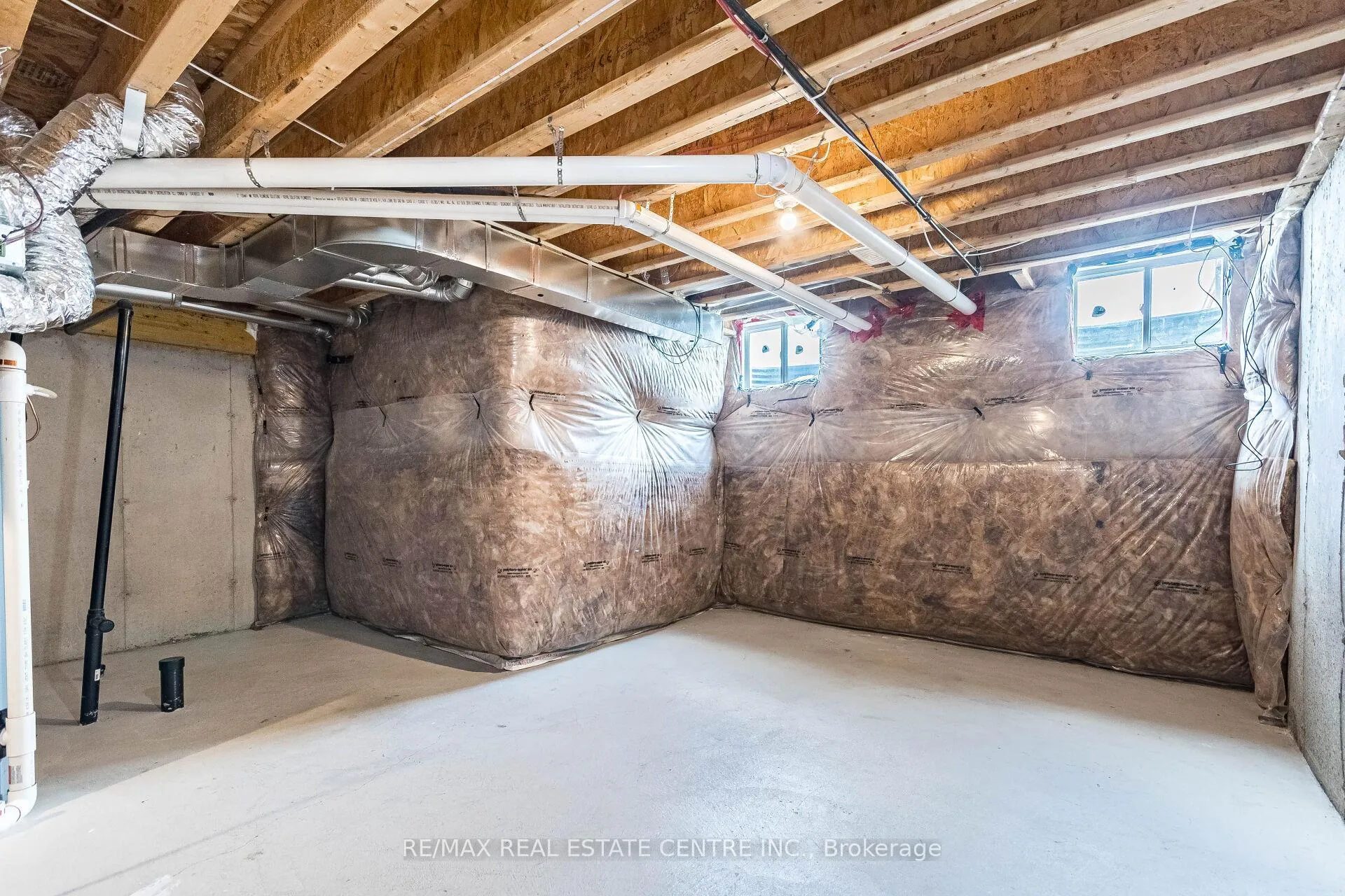 Photo 40 of 31 Bayonne Drive, Hamilton, Stoney Creek — HOMEH