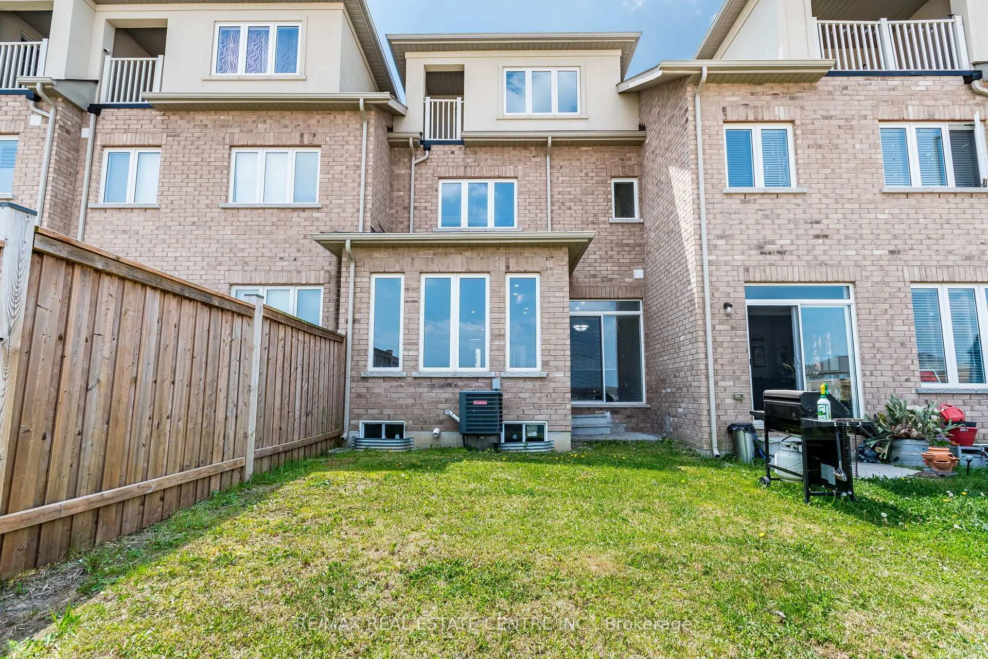 Photo 43 of 31 Bayonne Drive, Hamilton, Stoney Creek — HOMEH