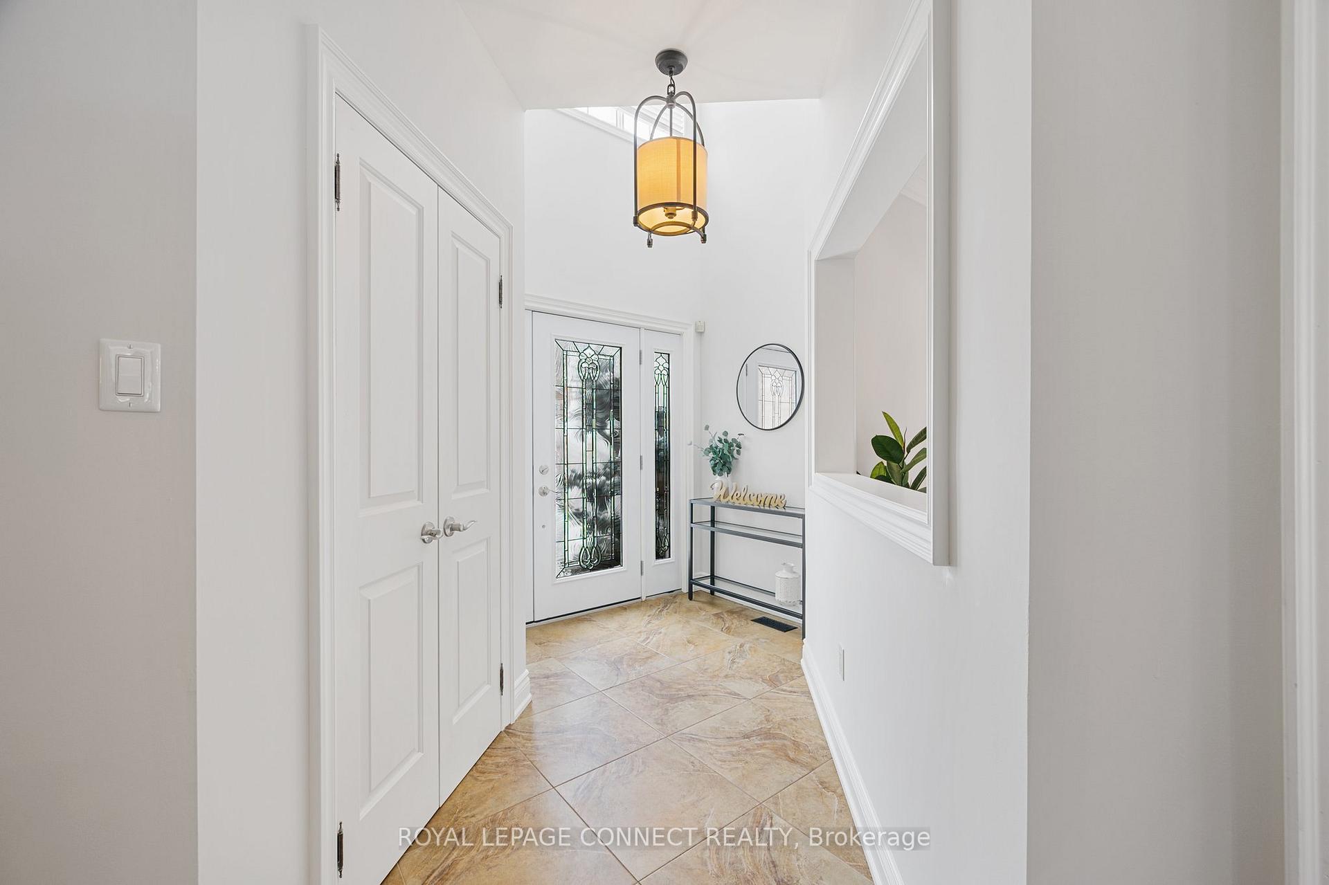 Photo 3 of 95 Pinnacle Trail, Aurora, Bayview Wellington — HOMEH