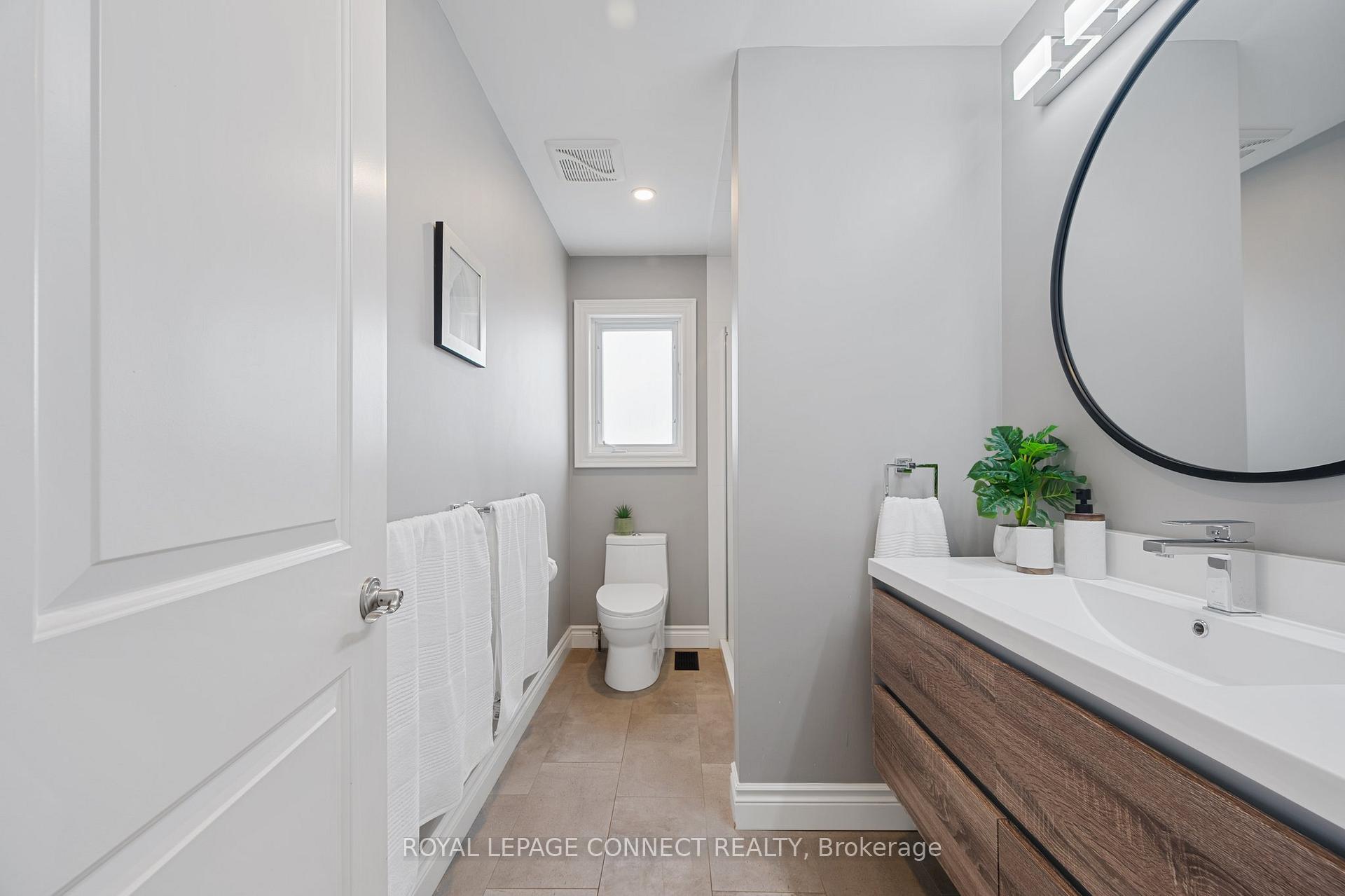 Photo 24 of 95 Pinnacle Trail, Aurora, Bayview Wellington — HOMEH
