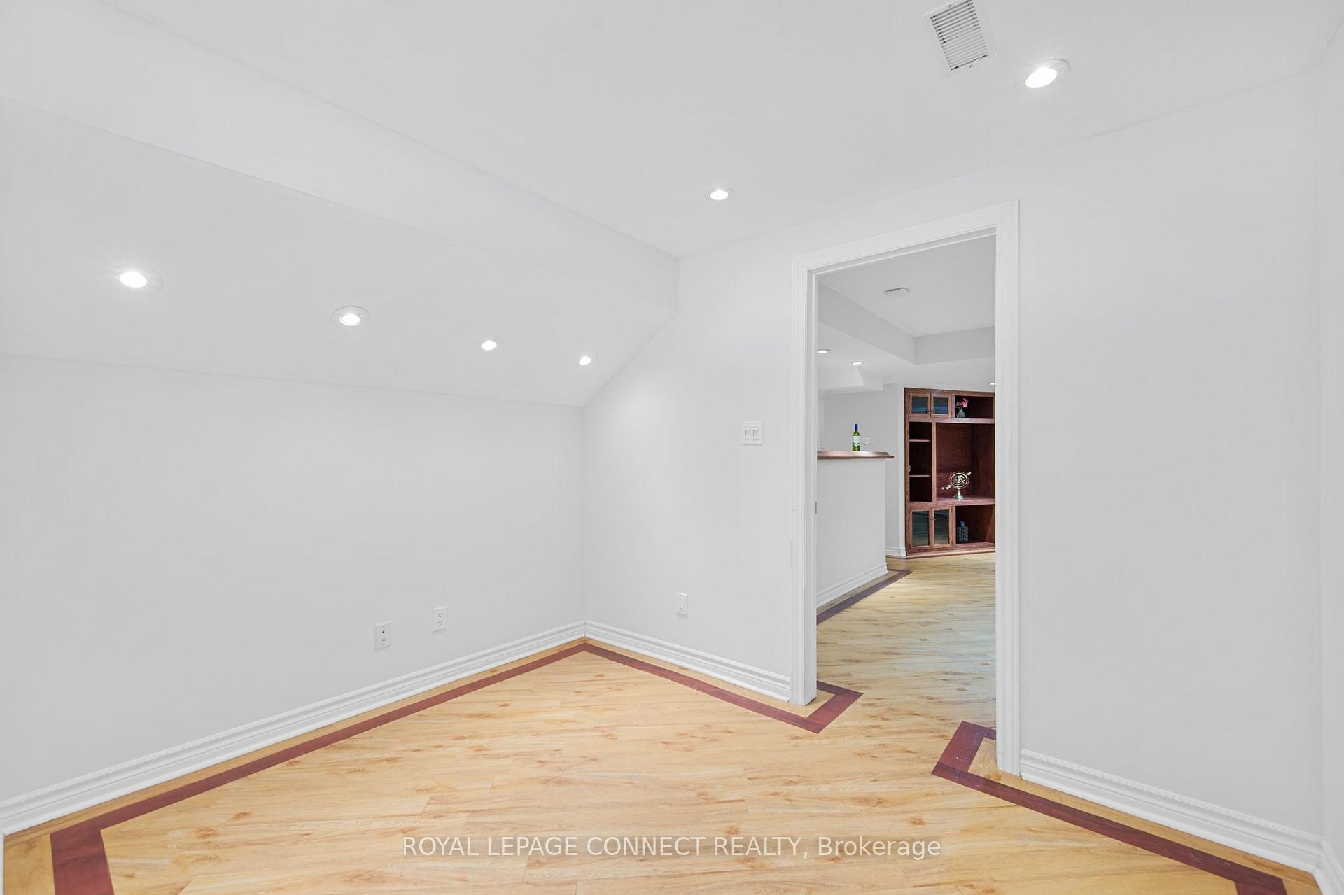Photo 29 of 95 Pinnacle Trail, Aurora, Bayview Wellington — HOMEH