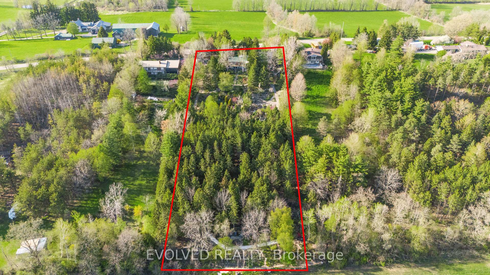 Photo 2 of 1336 Safari Road, Hamilton, Rural Flamborough — HOMEH
