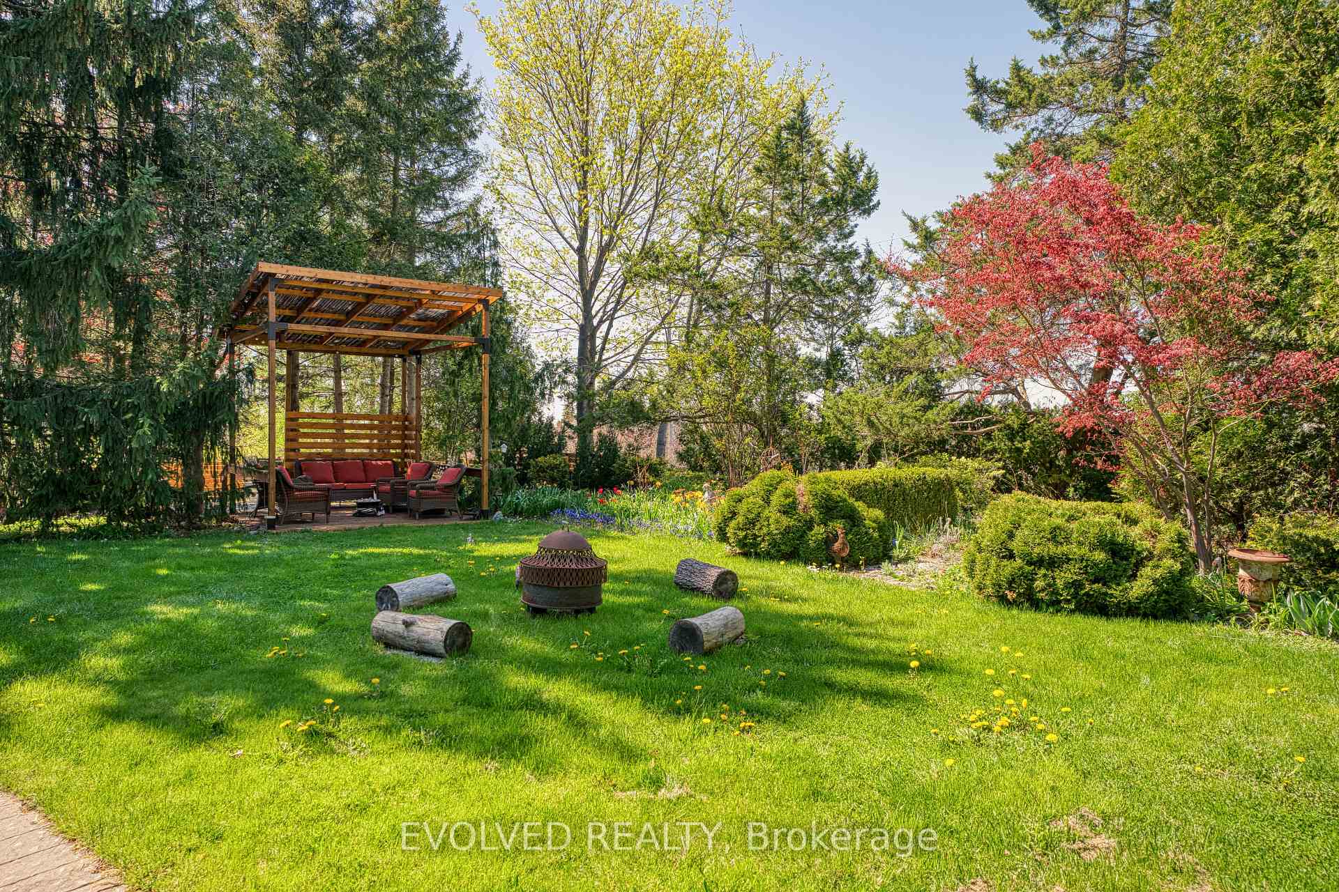 Photo 6 of 1336 Safari Road, Hamilton, Rural Flamborough — HOMEH